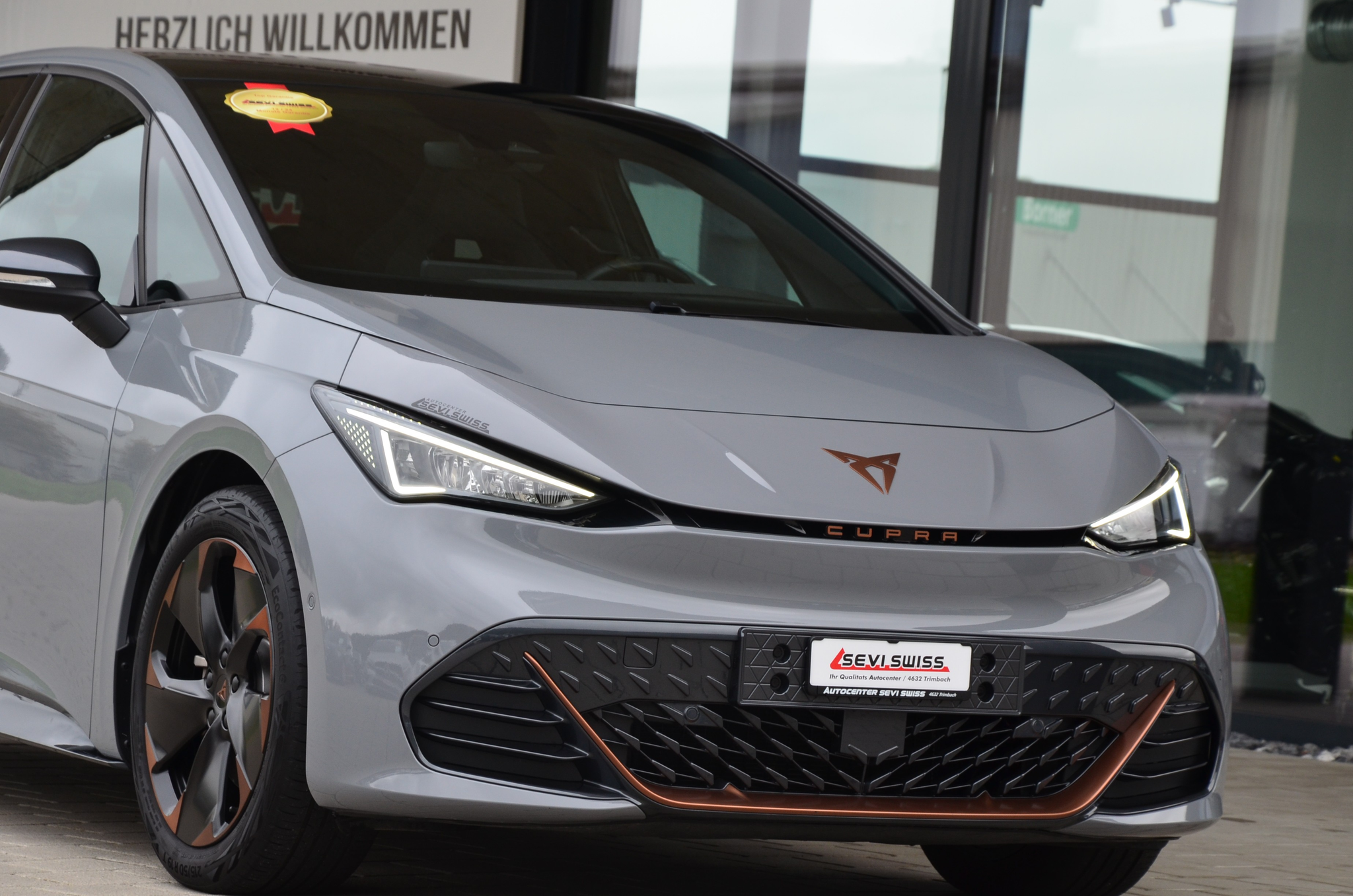 listing desktop thumbnail image 1