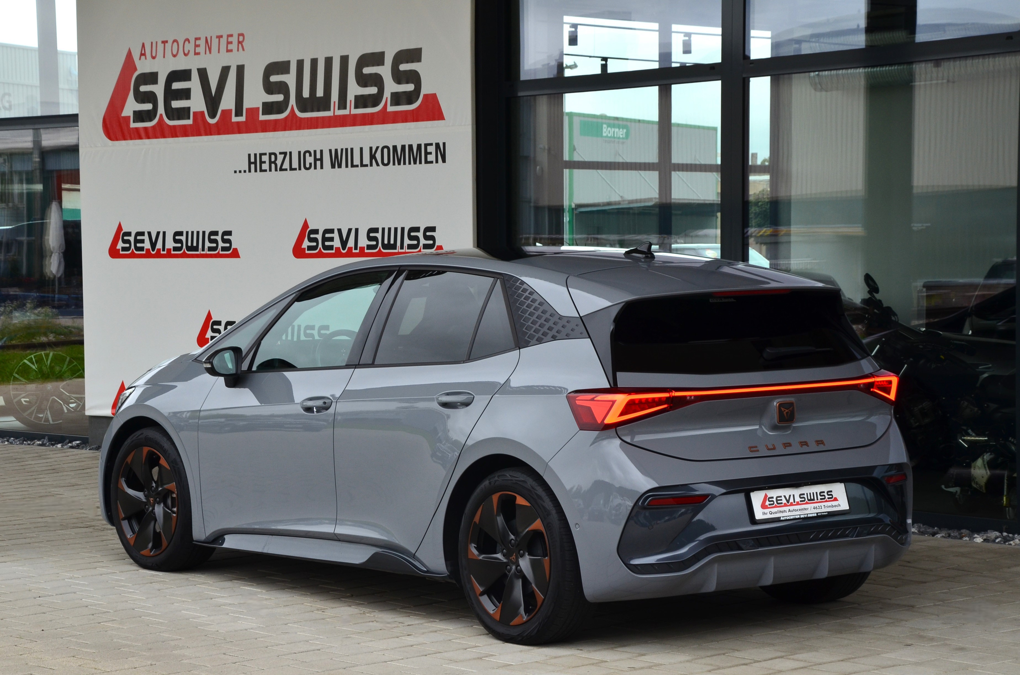 listing desktop thumbnail image 6