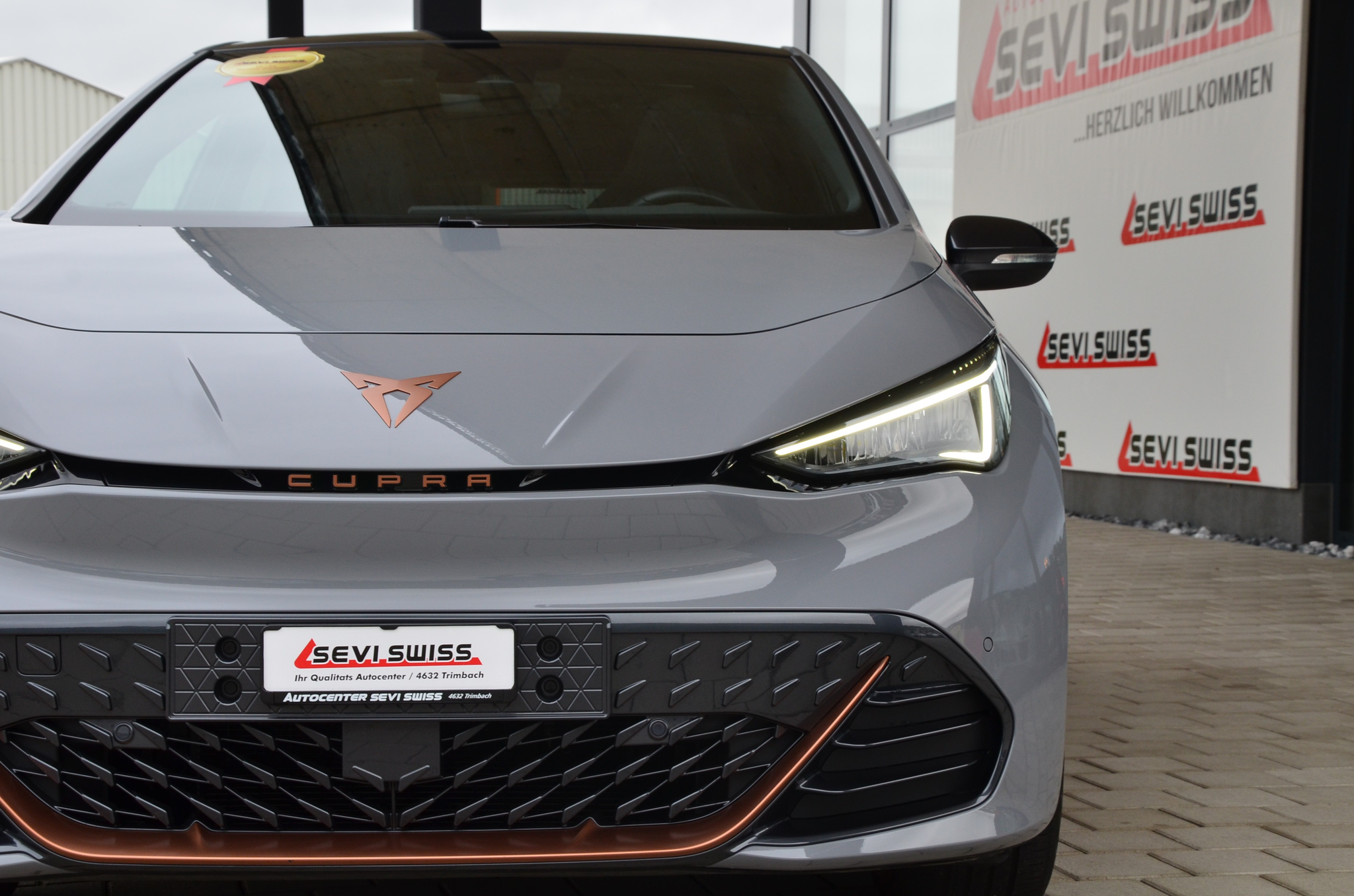 listing desktop thumbnail image 10