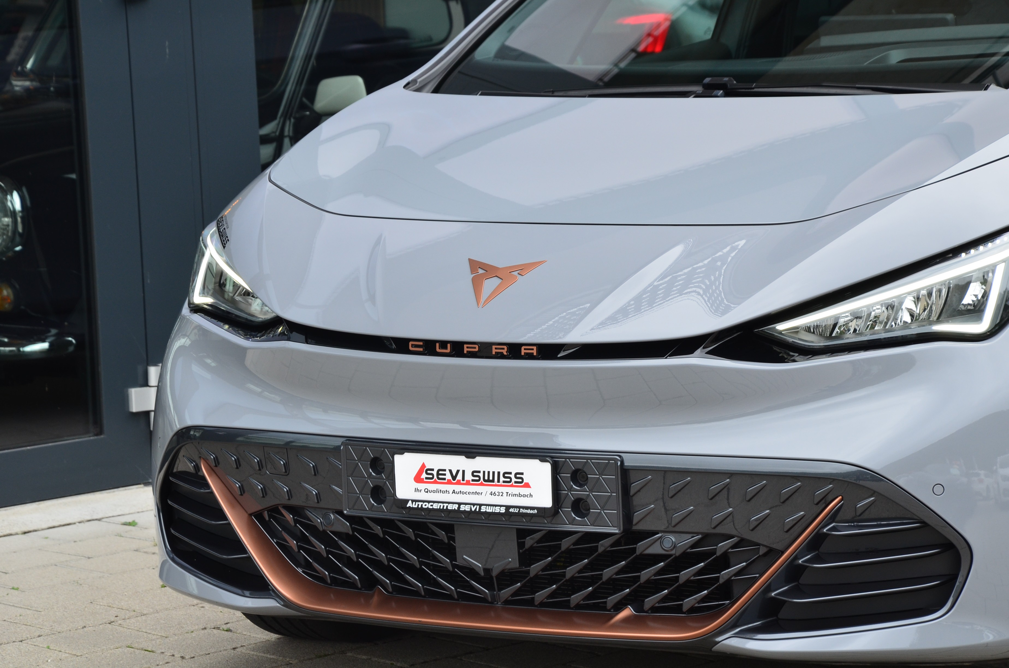 listing desktop thumbnail image 9