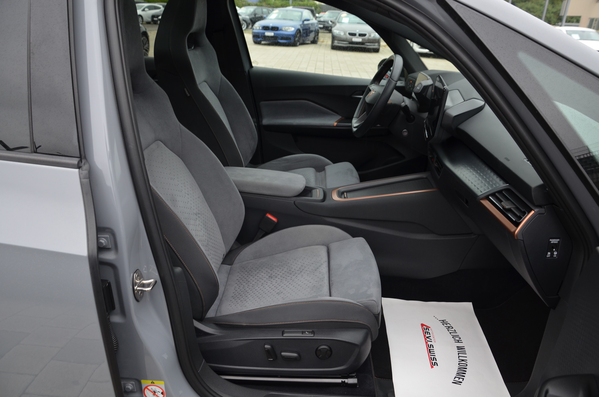 listing desktop thumbnail image 16