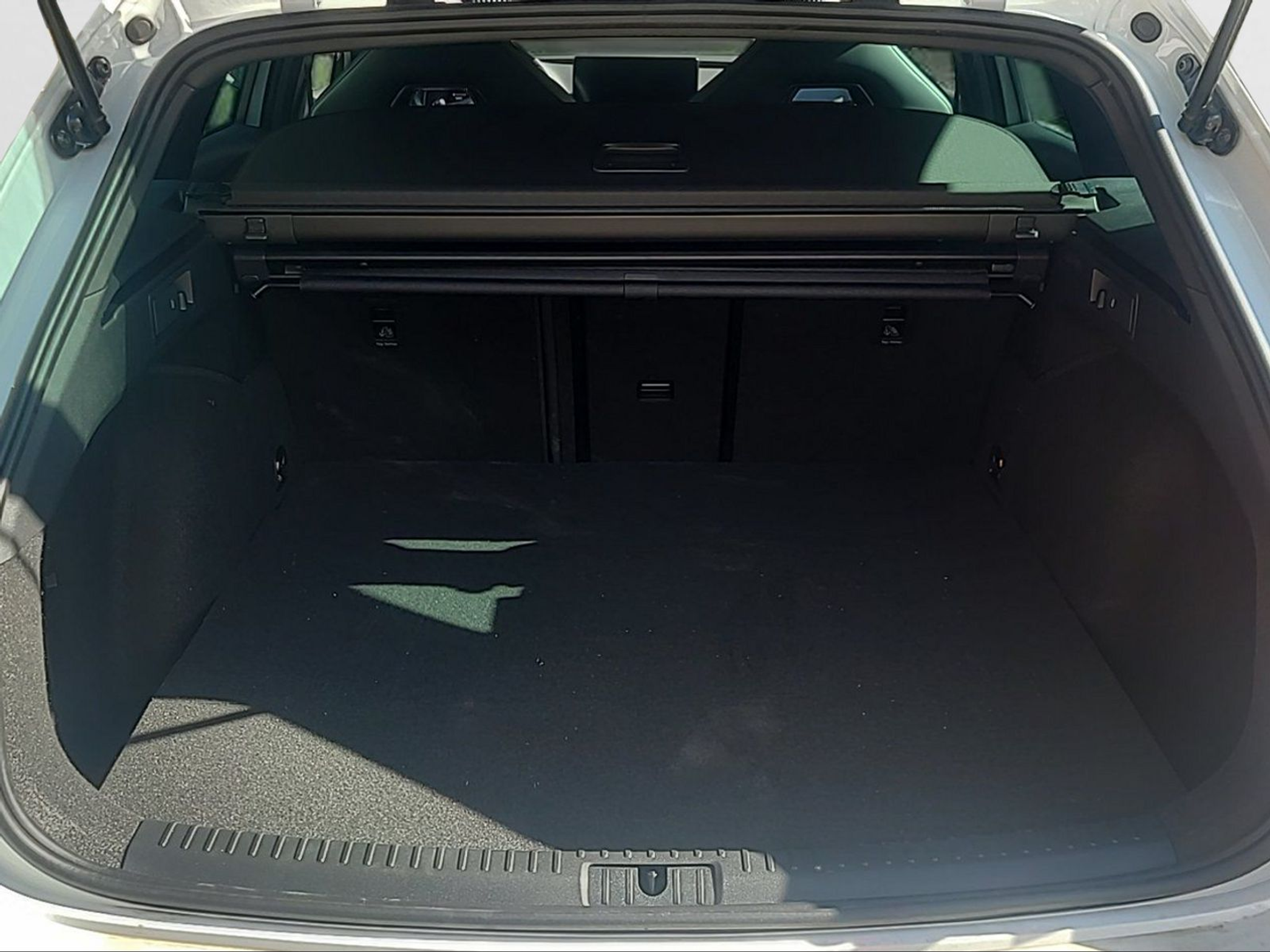 listing desktop thumbnail image 9