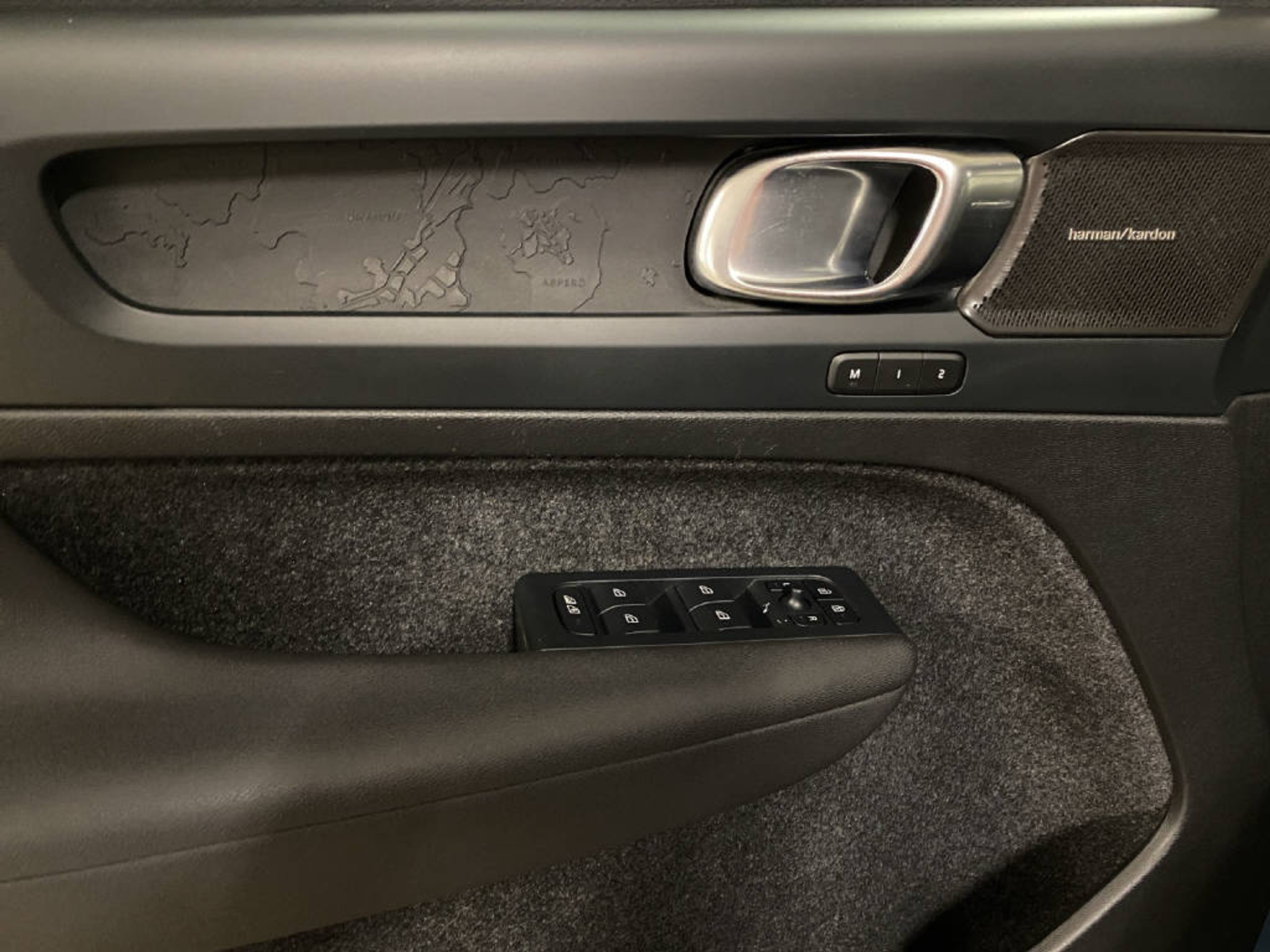 listing desktop thumbnail image 11