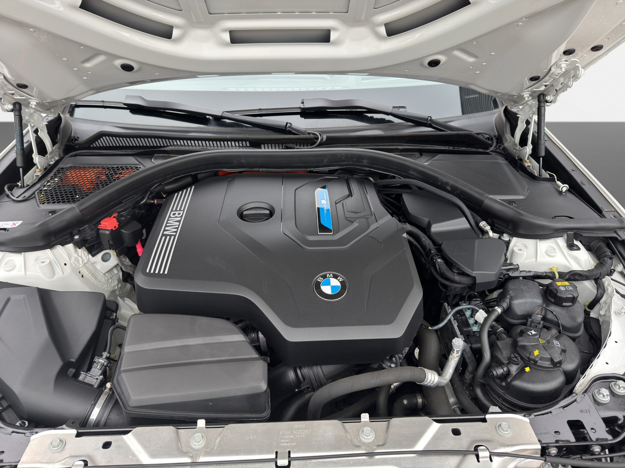 listing desktop thumbnail image 9