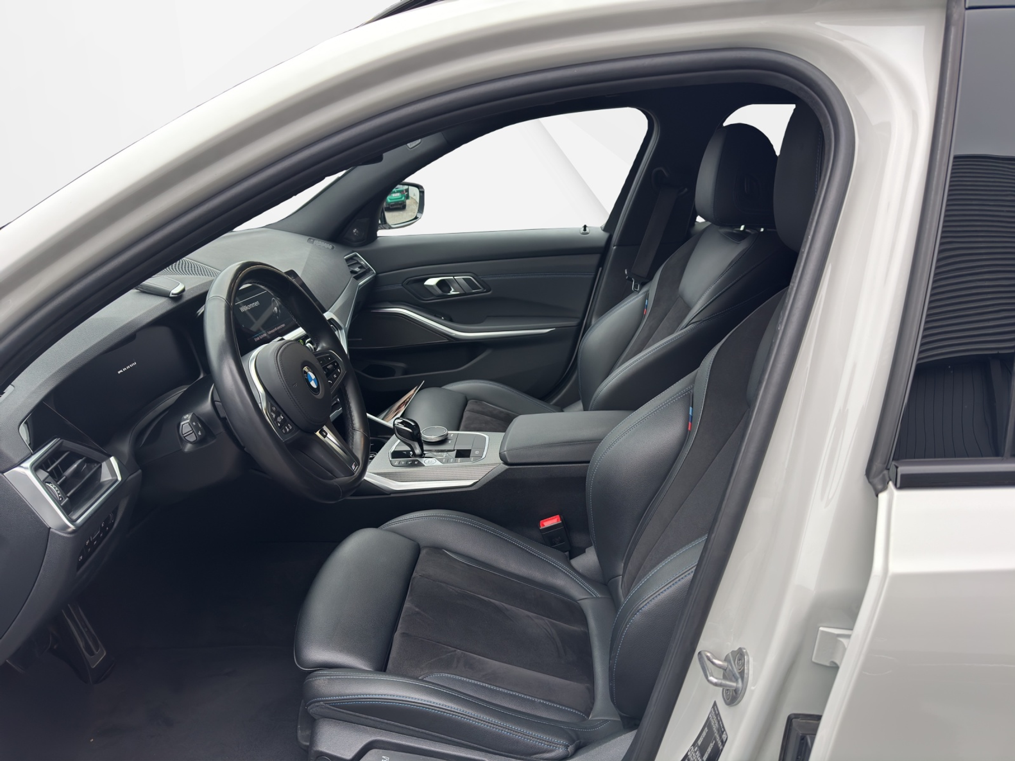 listing desktop thumbnail image 11