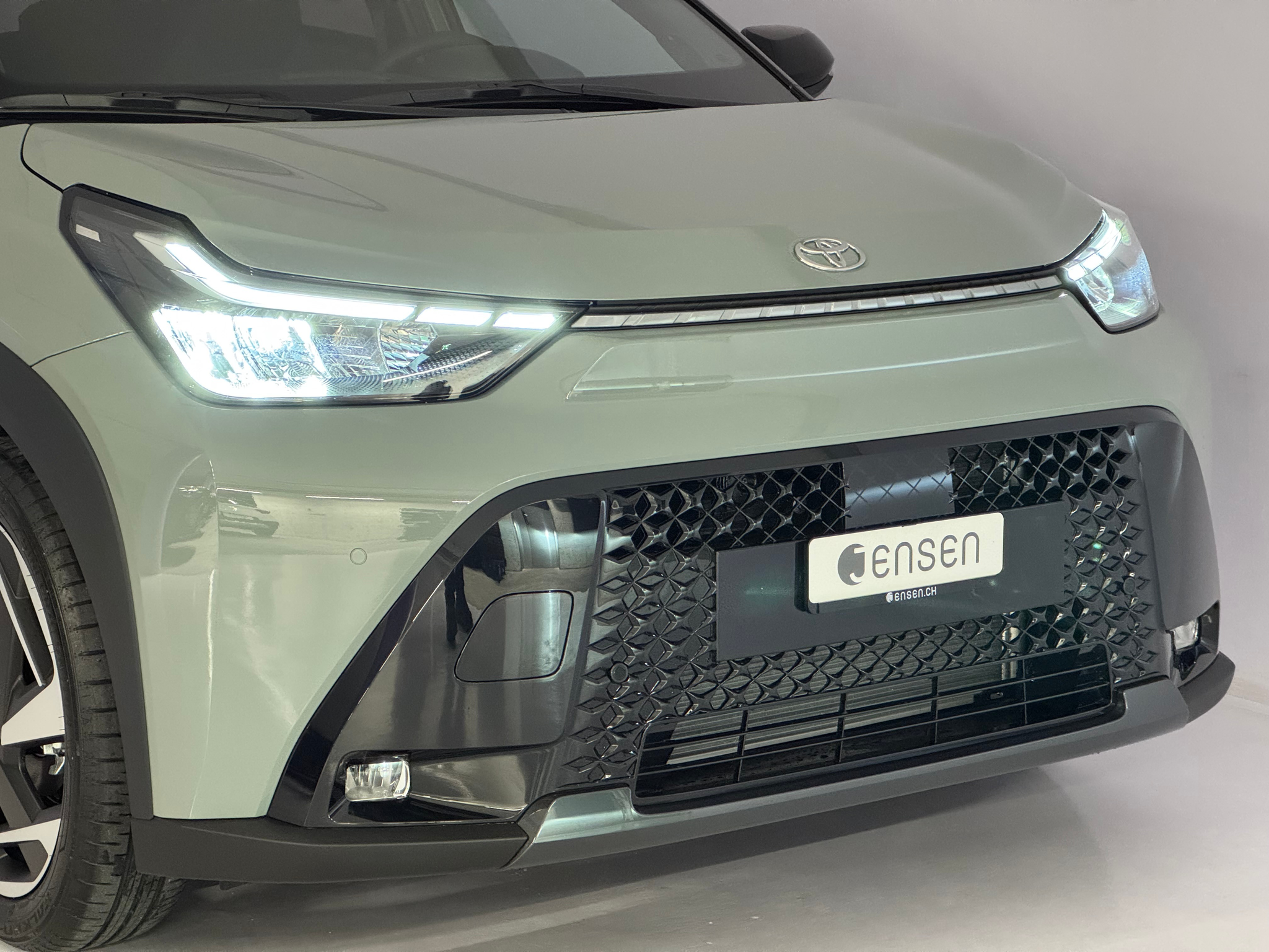 listing desktop thumbnail image 15