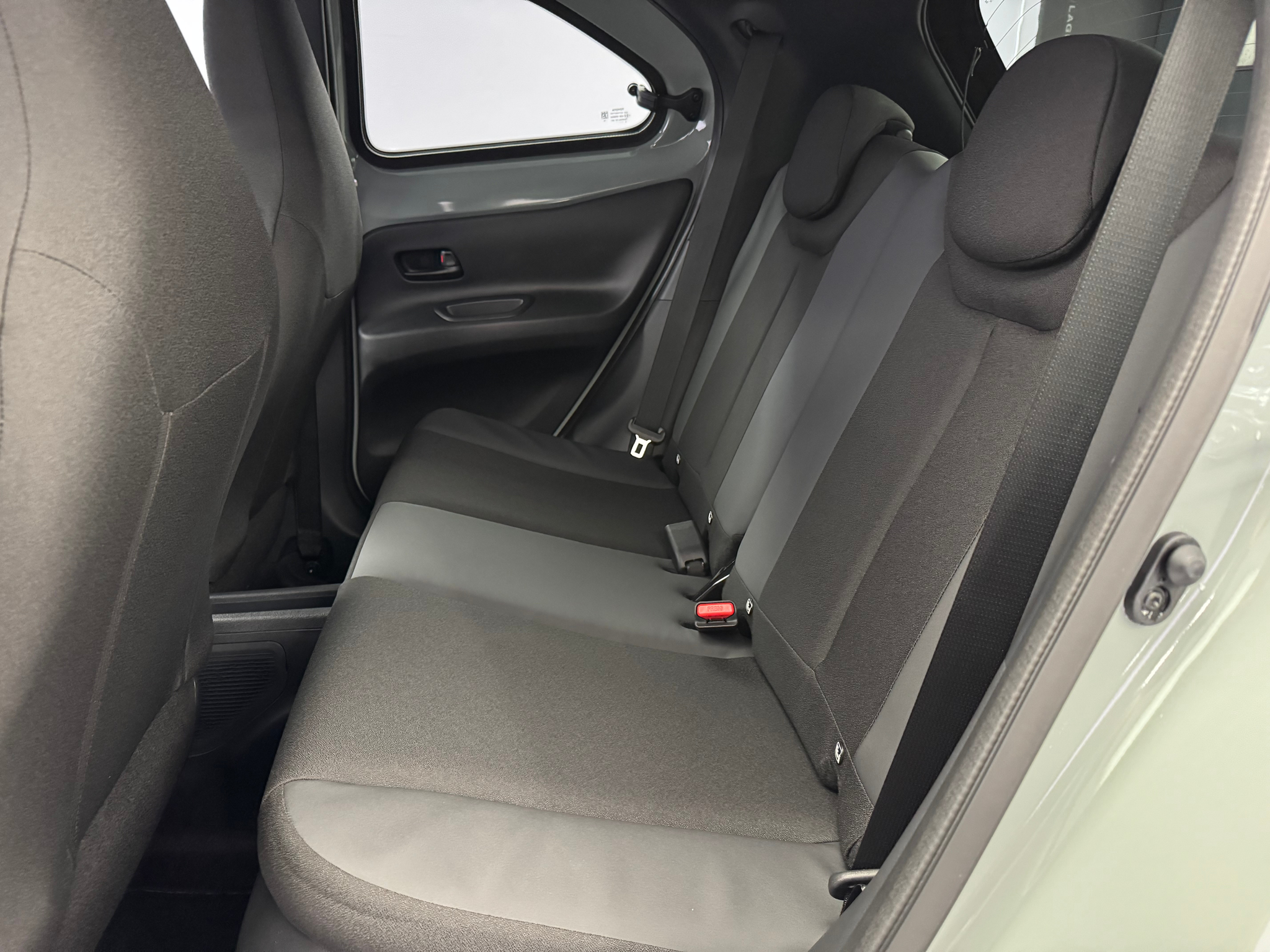 listing desktop thumbnail image 9