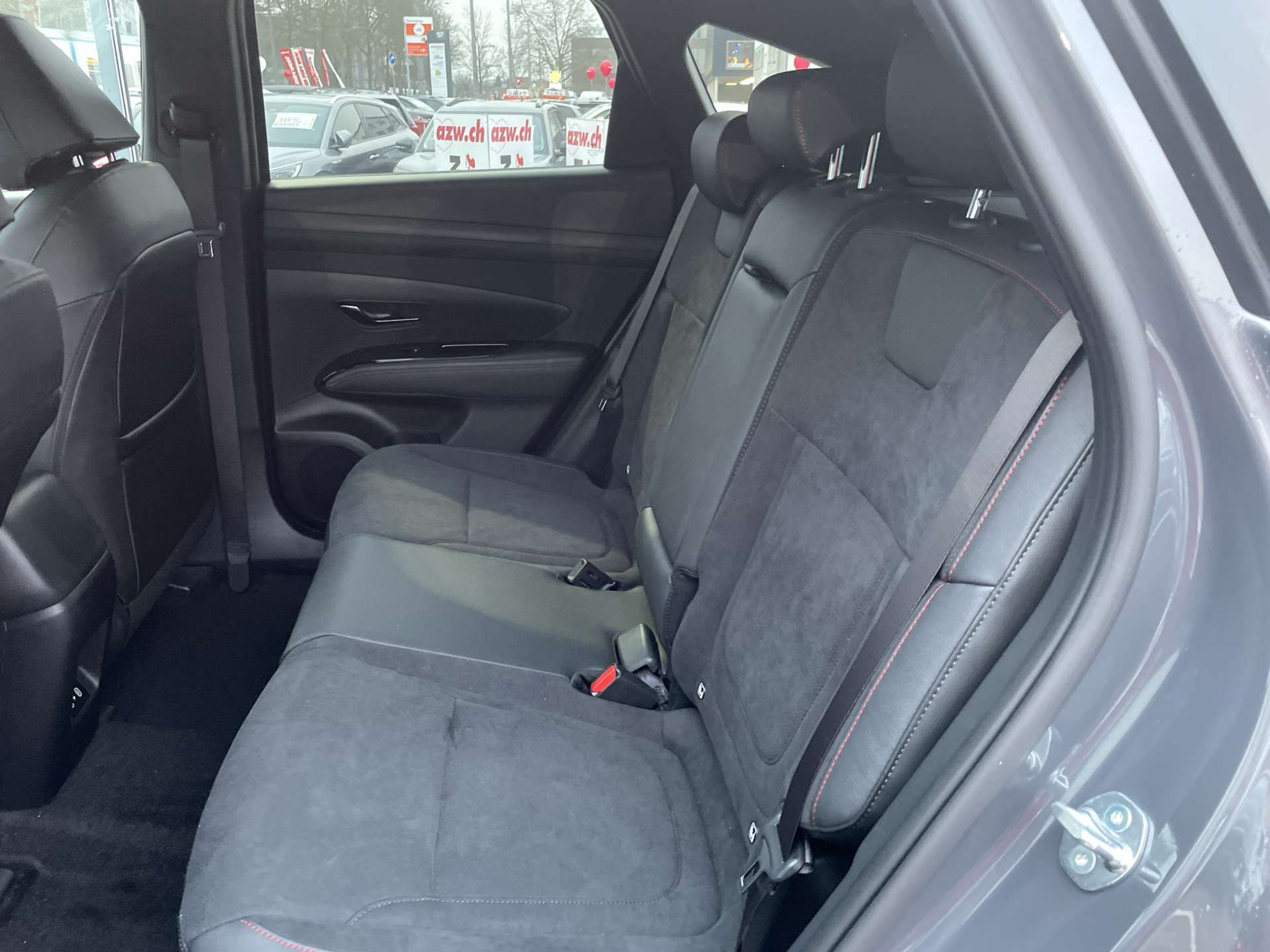 listing desktop thumbnail image 6