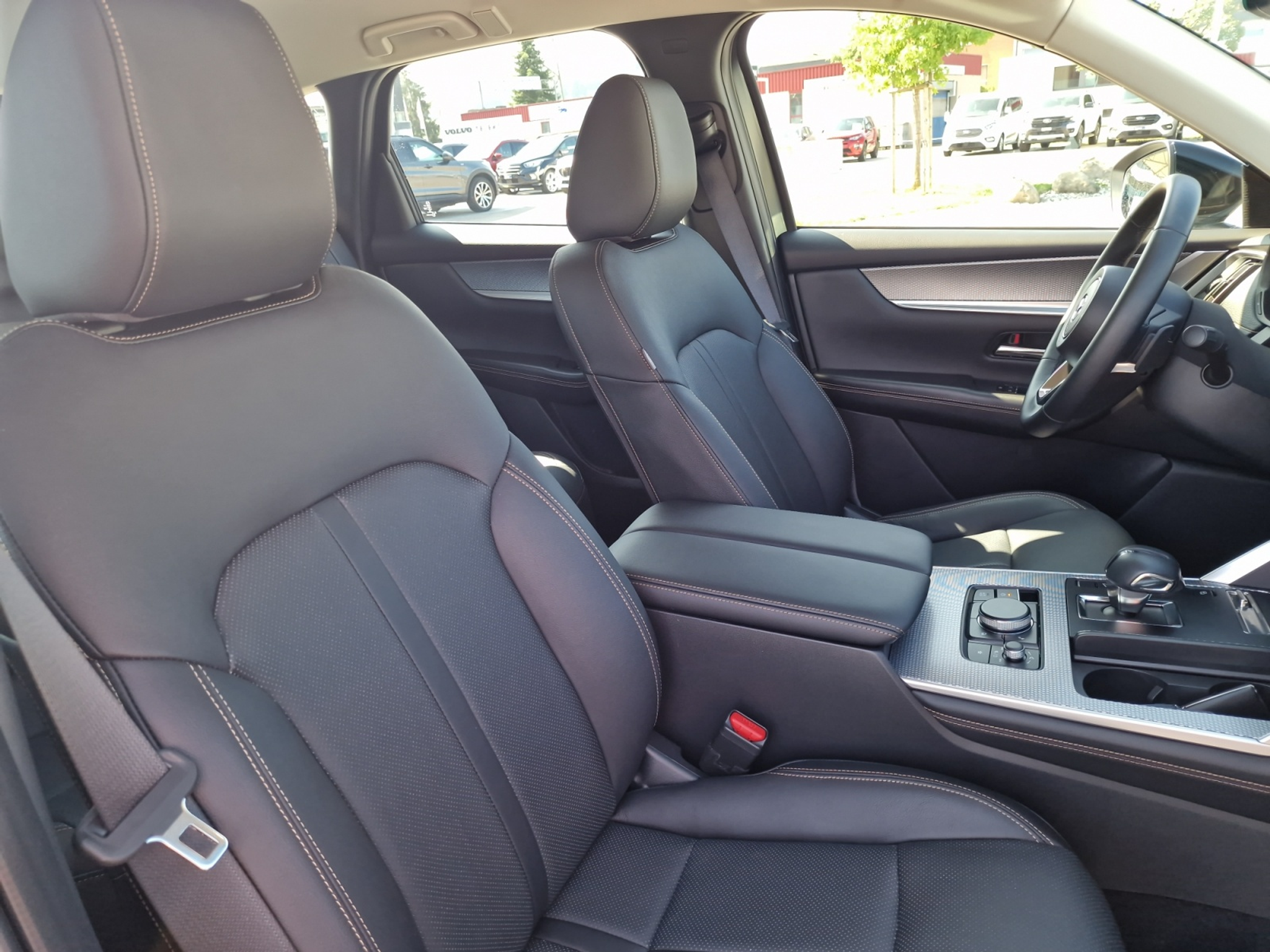 listing desktop thumbnail image 17