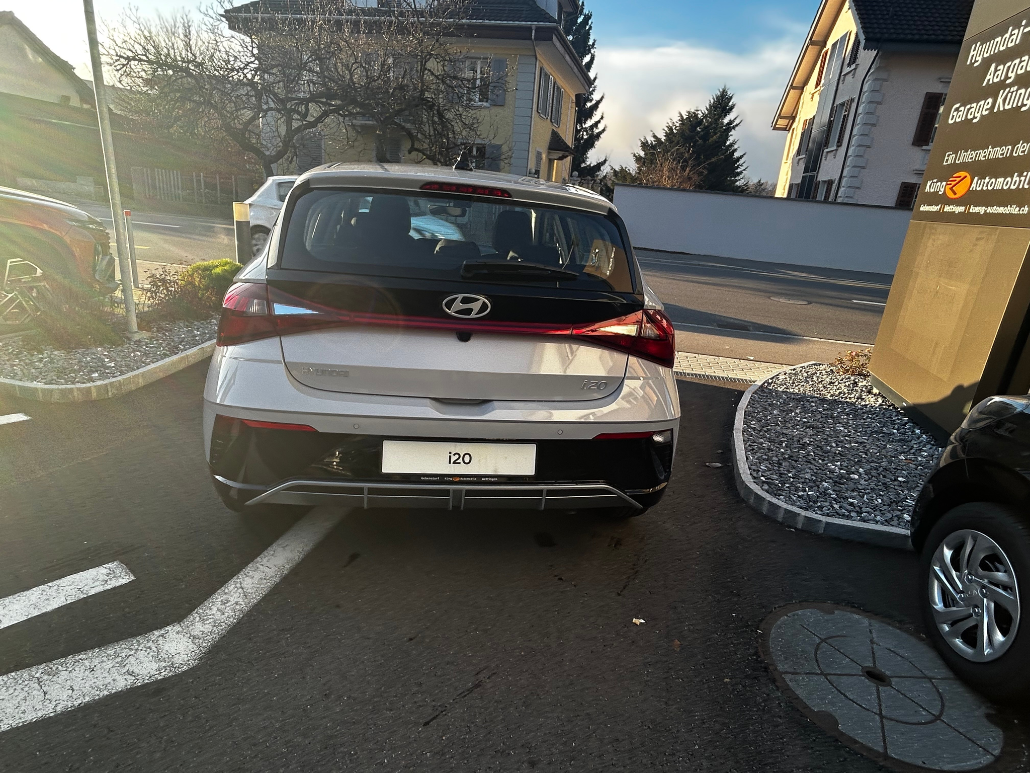 listing desktop thumbnail image 5