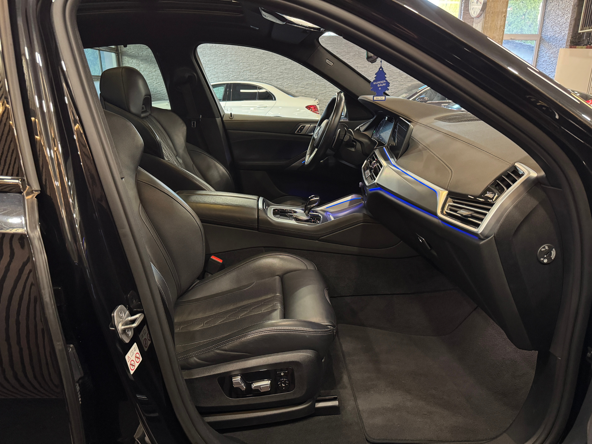 listing desktop thumbnail image 24