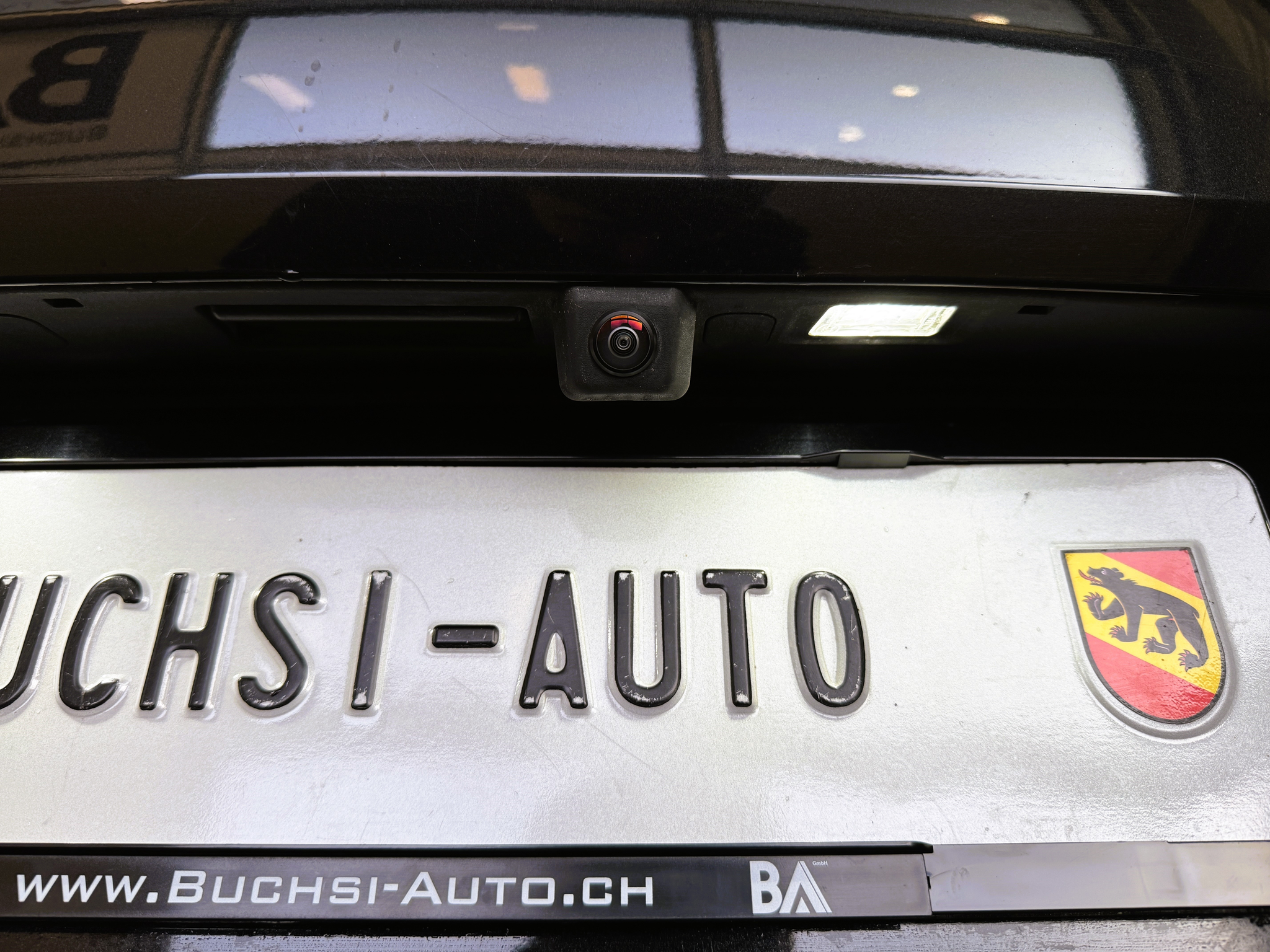 listing desktop thumbnail image 9