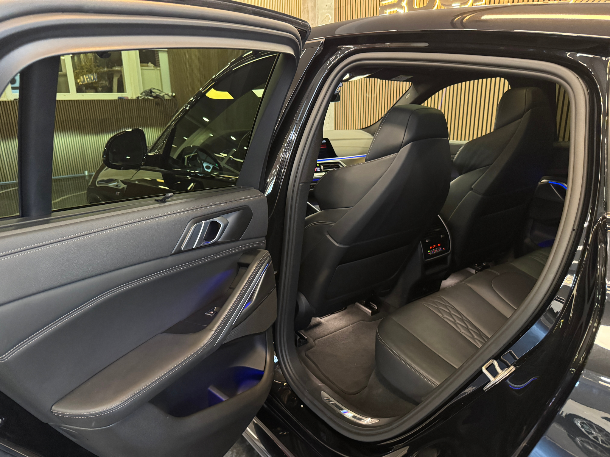 listing desktop thumbnail image 28