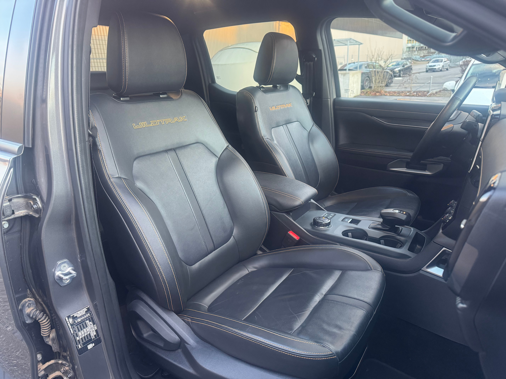 listing desktop thumbnail image 8