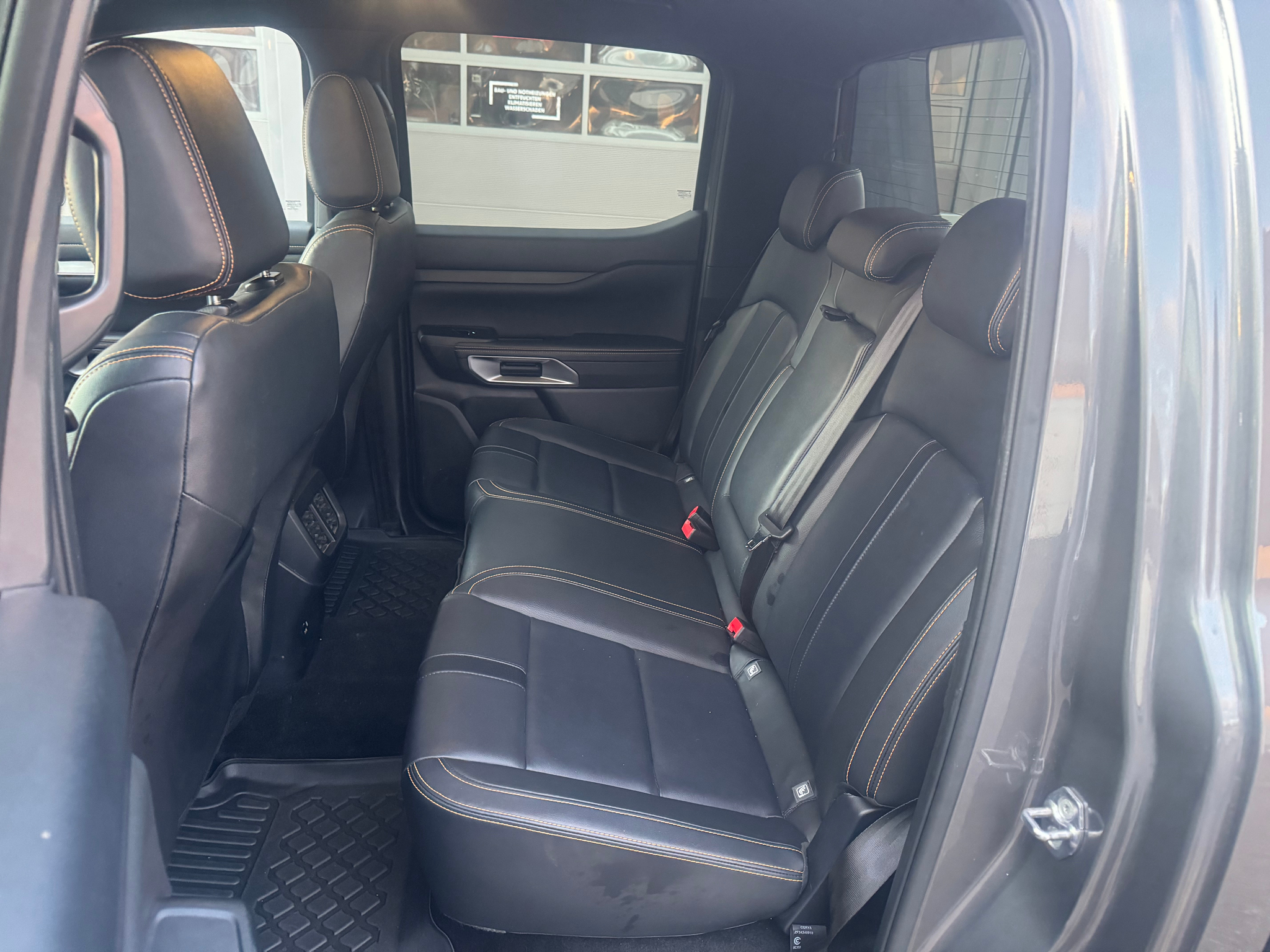 listing desktop thumbnail image 9