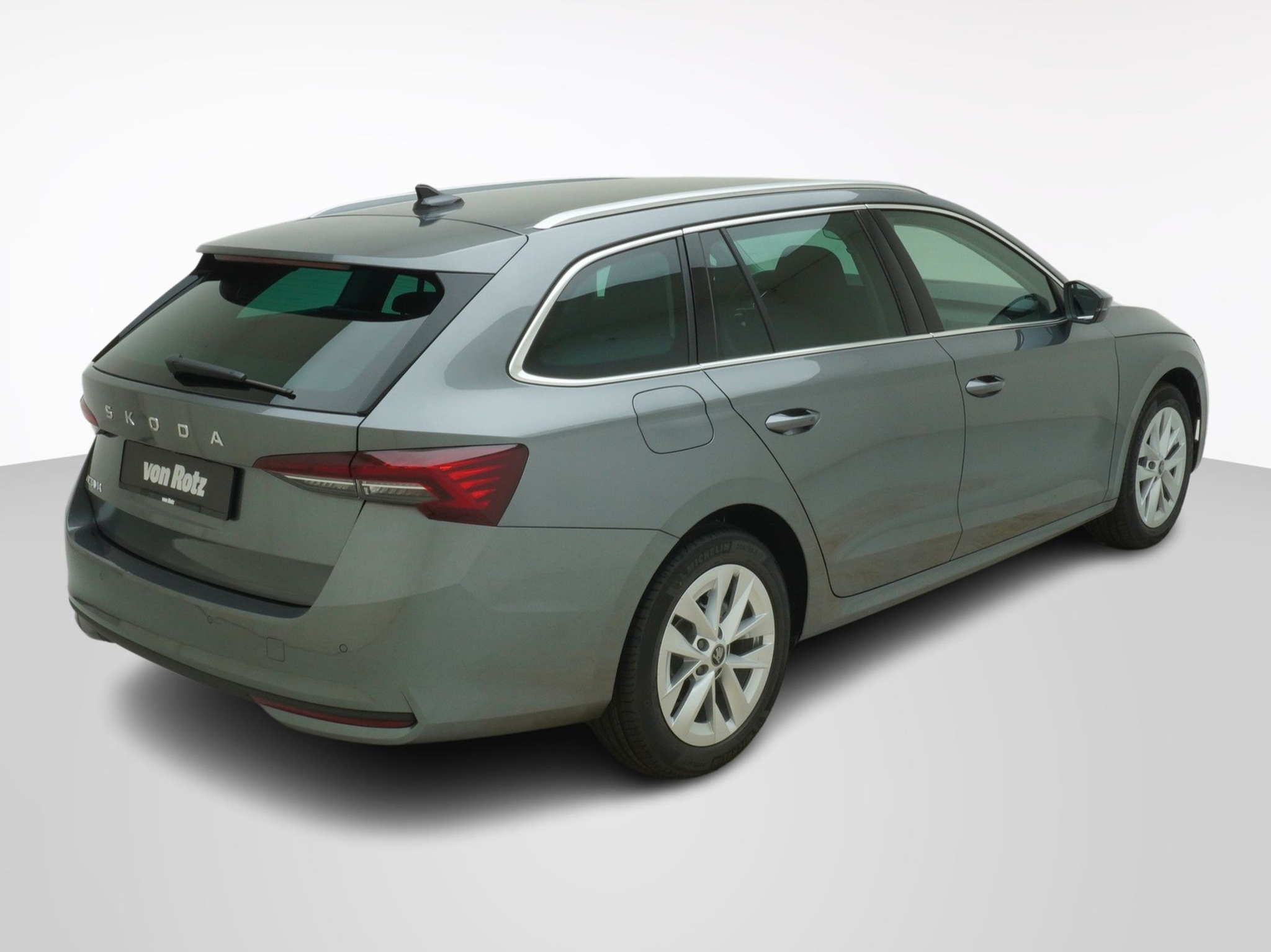 listing desktop thumbnail image 5