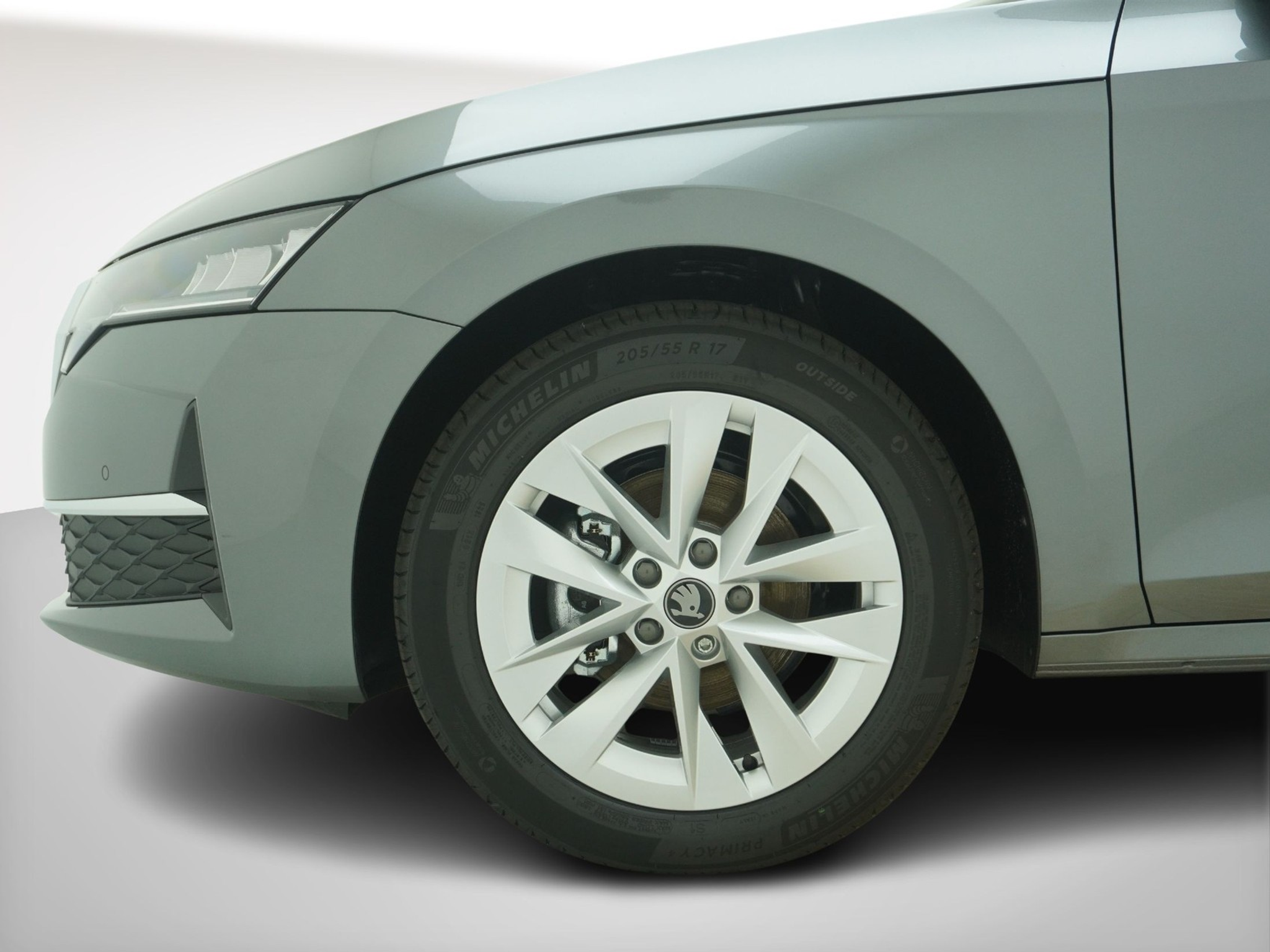 listing desktop thumbnail image 9