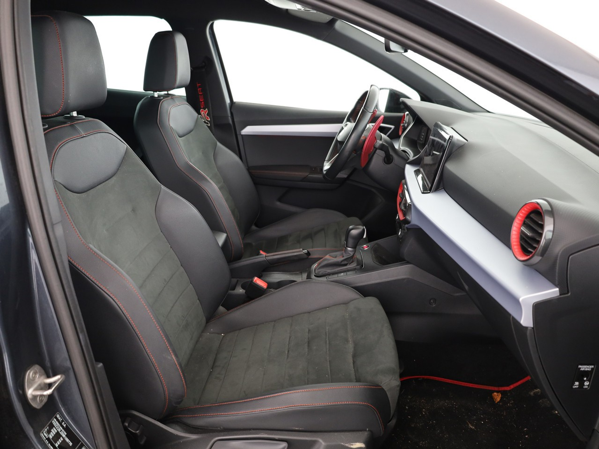 listing desktop thumbnail image 3