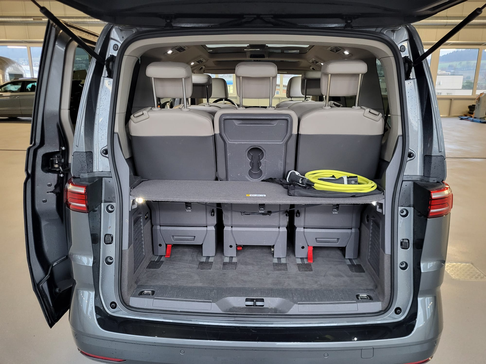 listing desktop thumbnail image 18