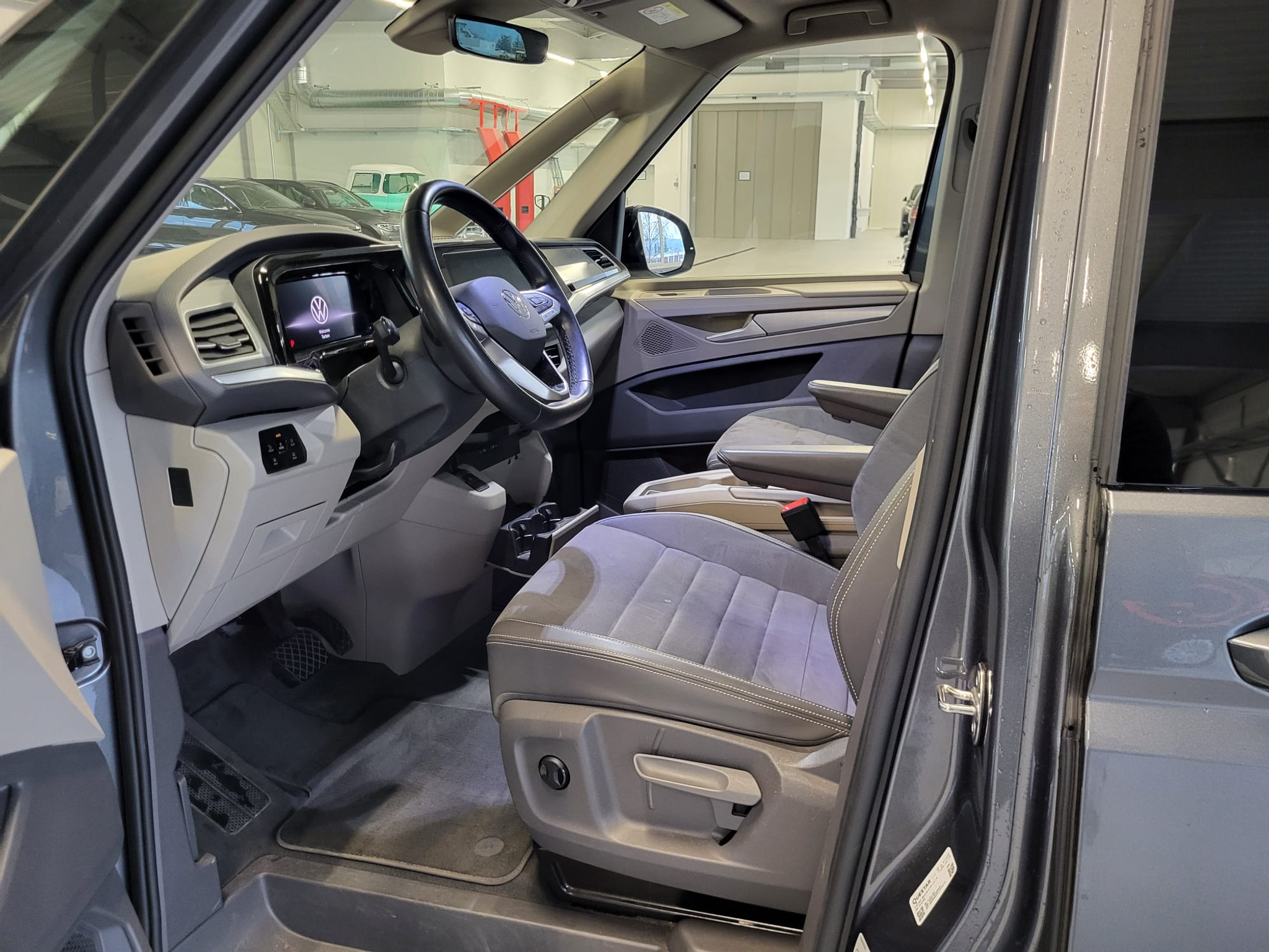 listing desktop thumbnail image 9