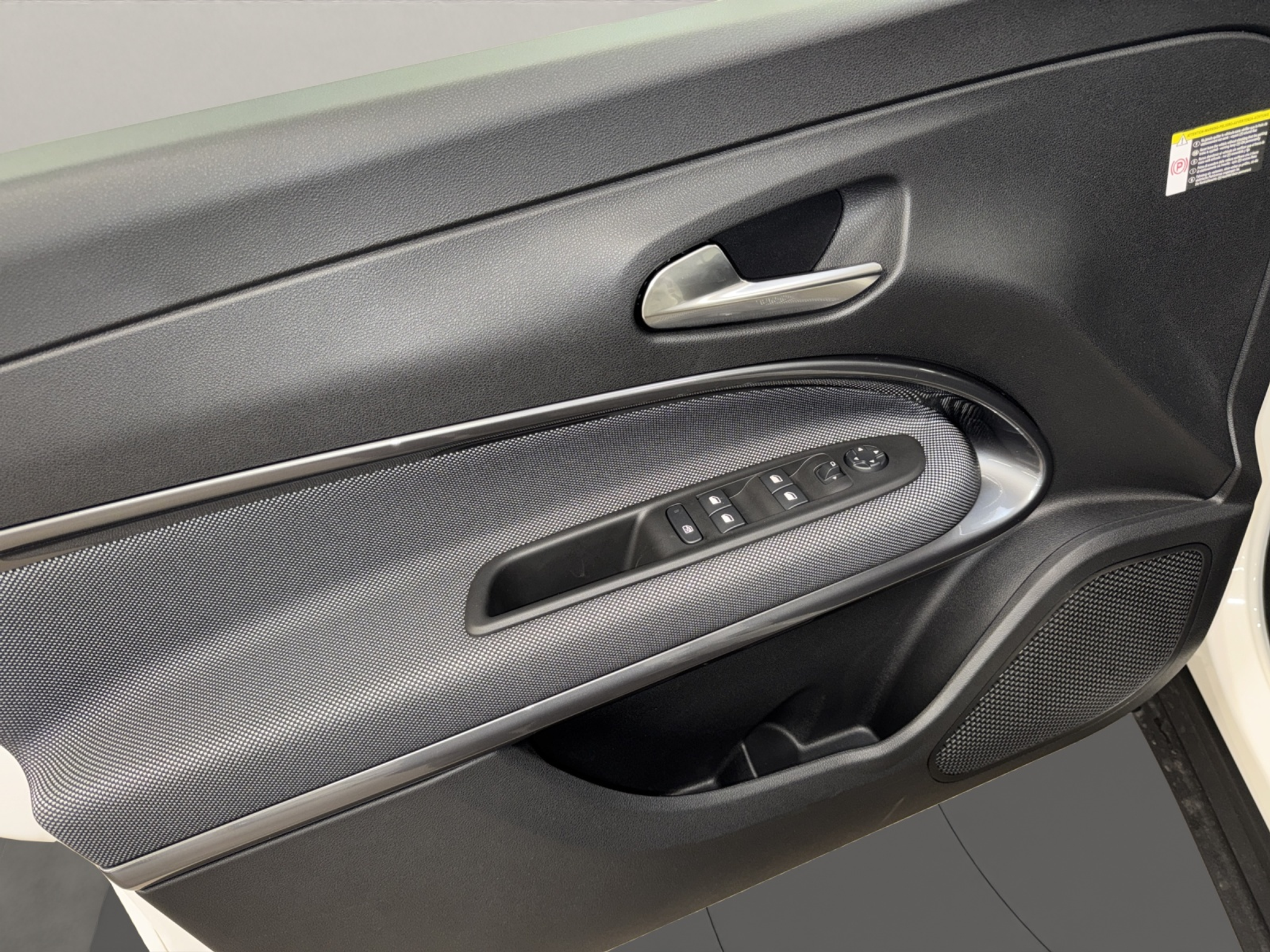 listing desktop thumbnail image 15