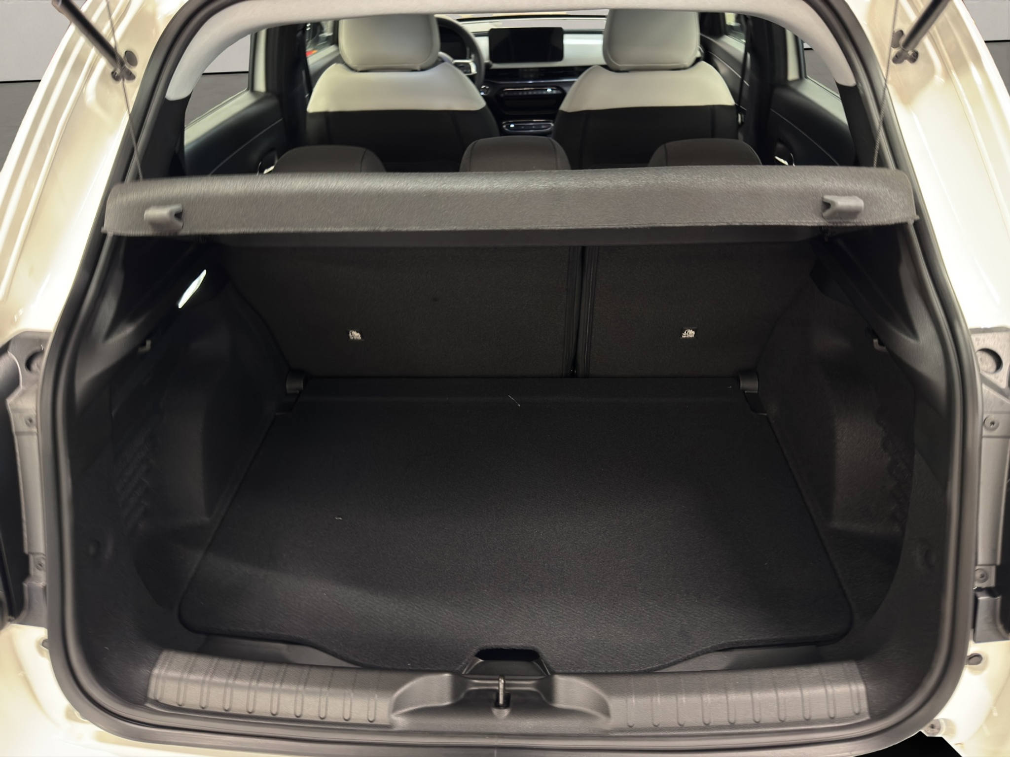 listing desktop thumbnail image 14