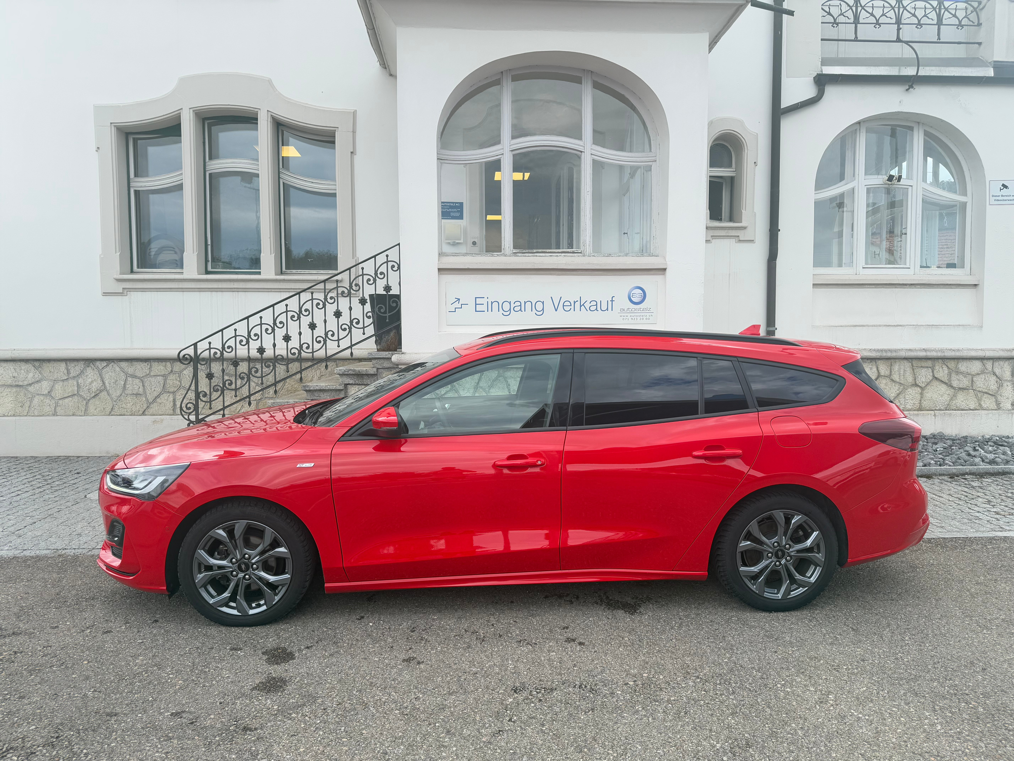 listing desktop thumbnail image 2