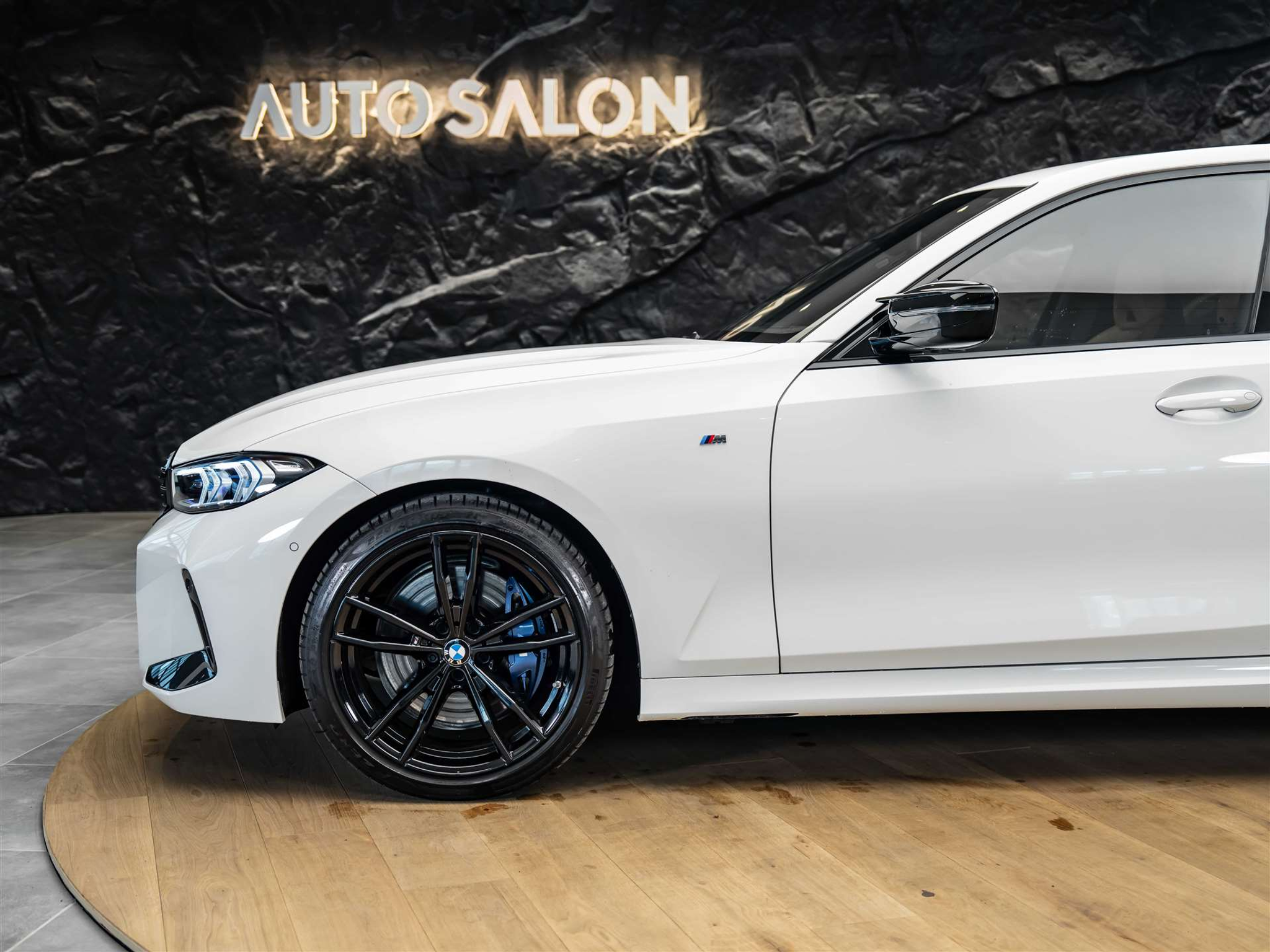 listing desktop thumbnail image 18