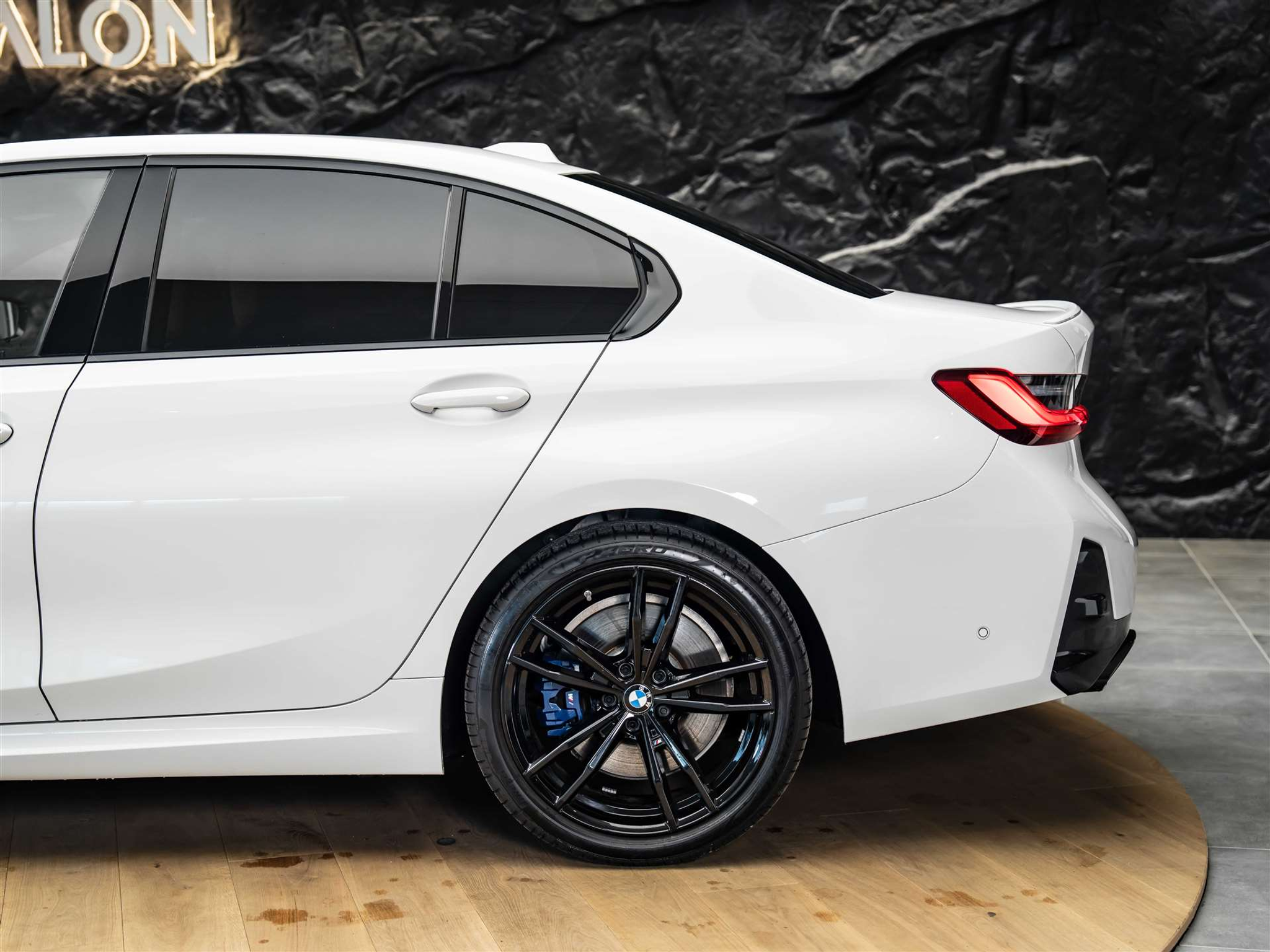 listing desktop thumbnail image 20