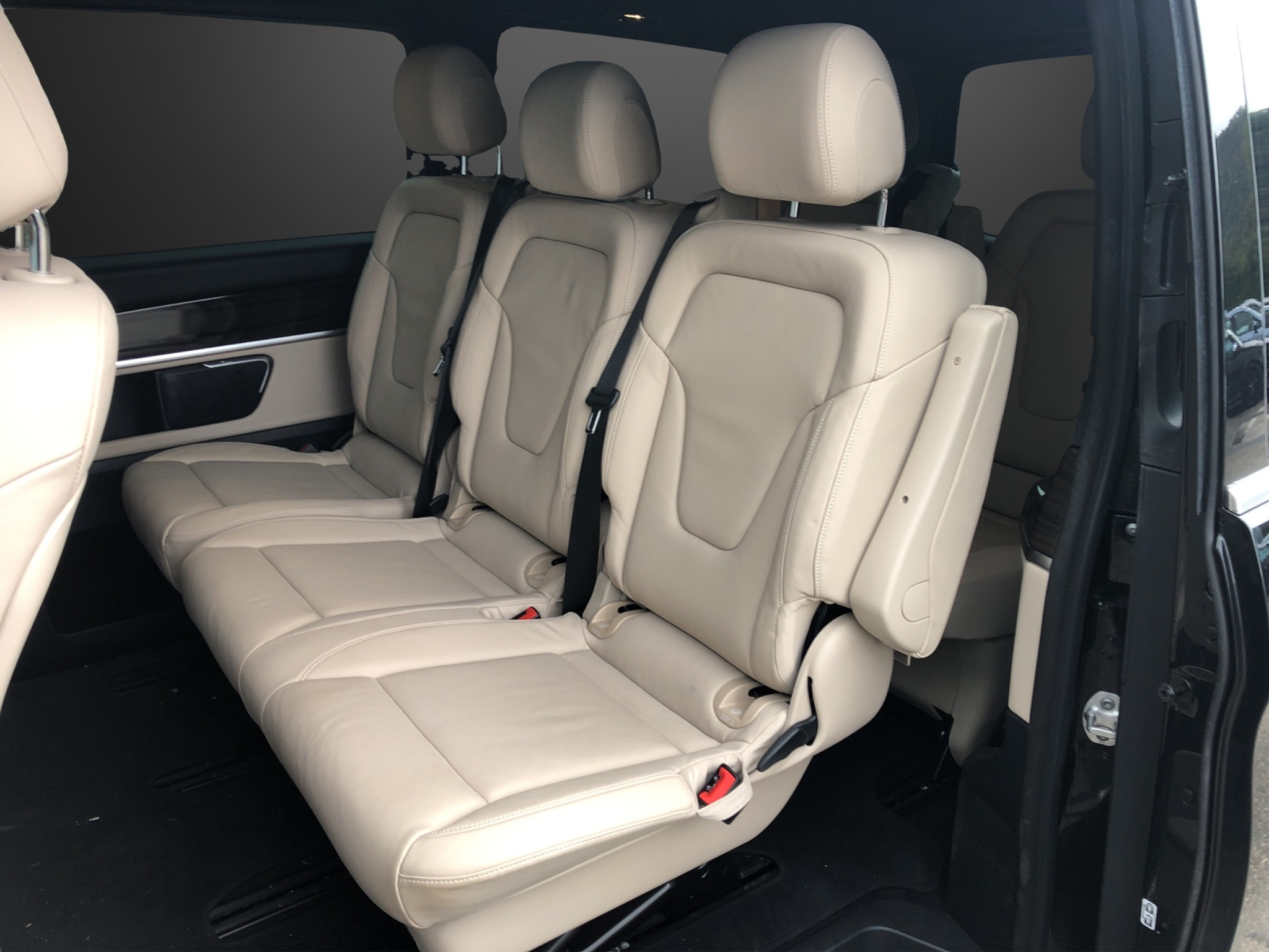 listing desktop thumbnail image 10