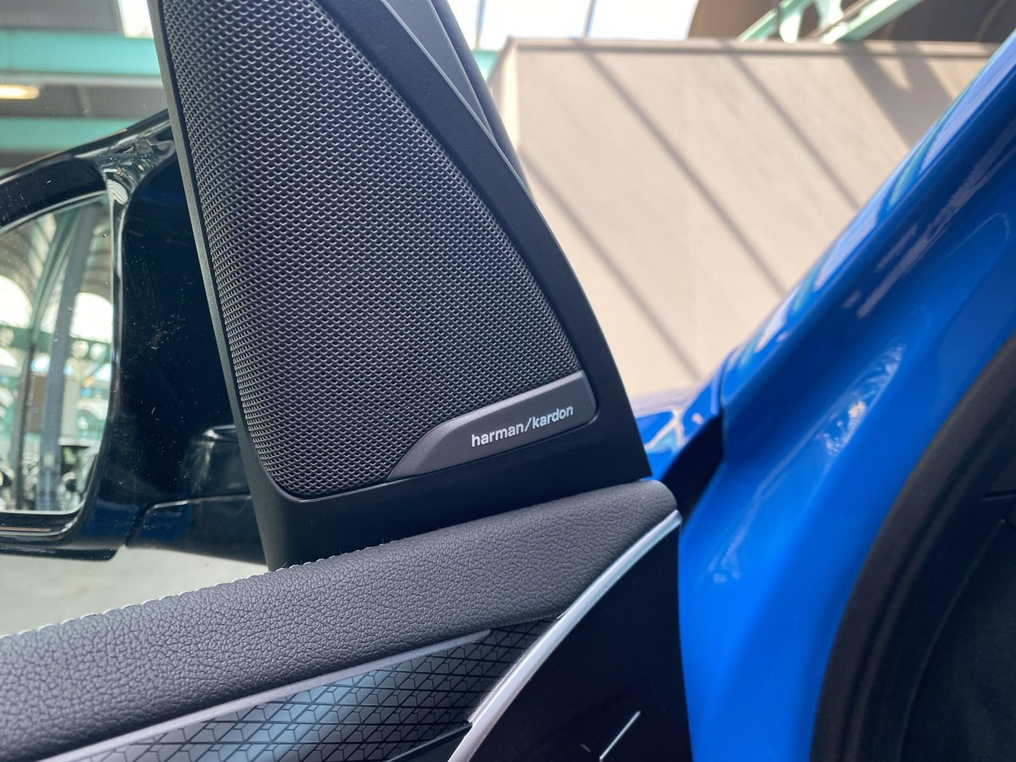 listing desktop thumbnail image 12