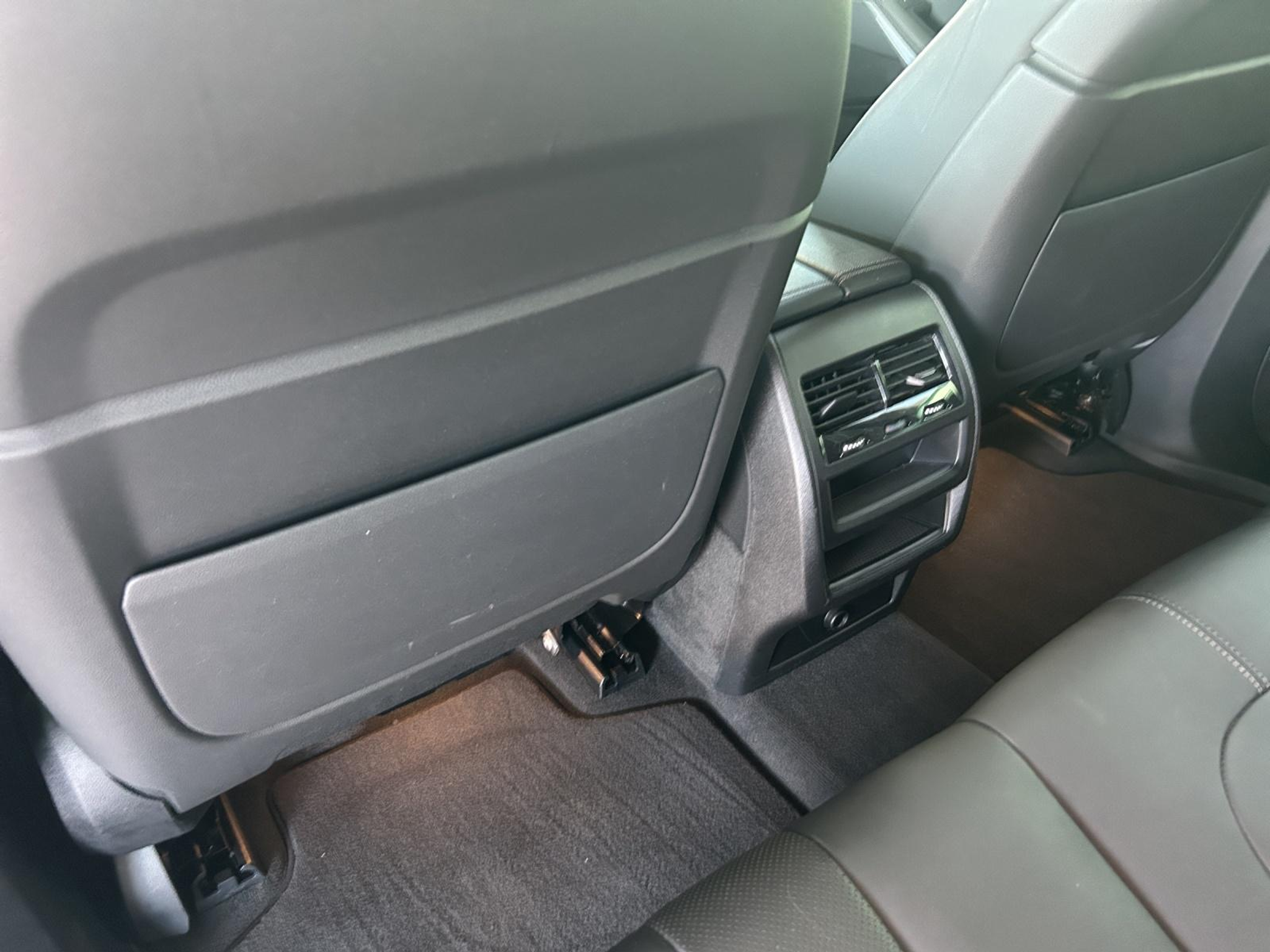 listing desktop thumbnail image 18