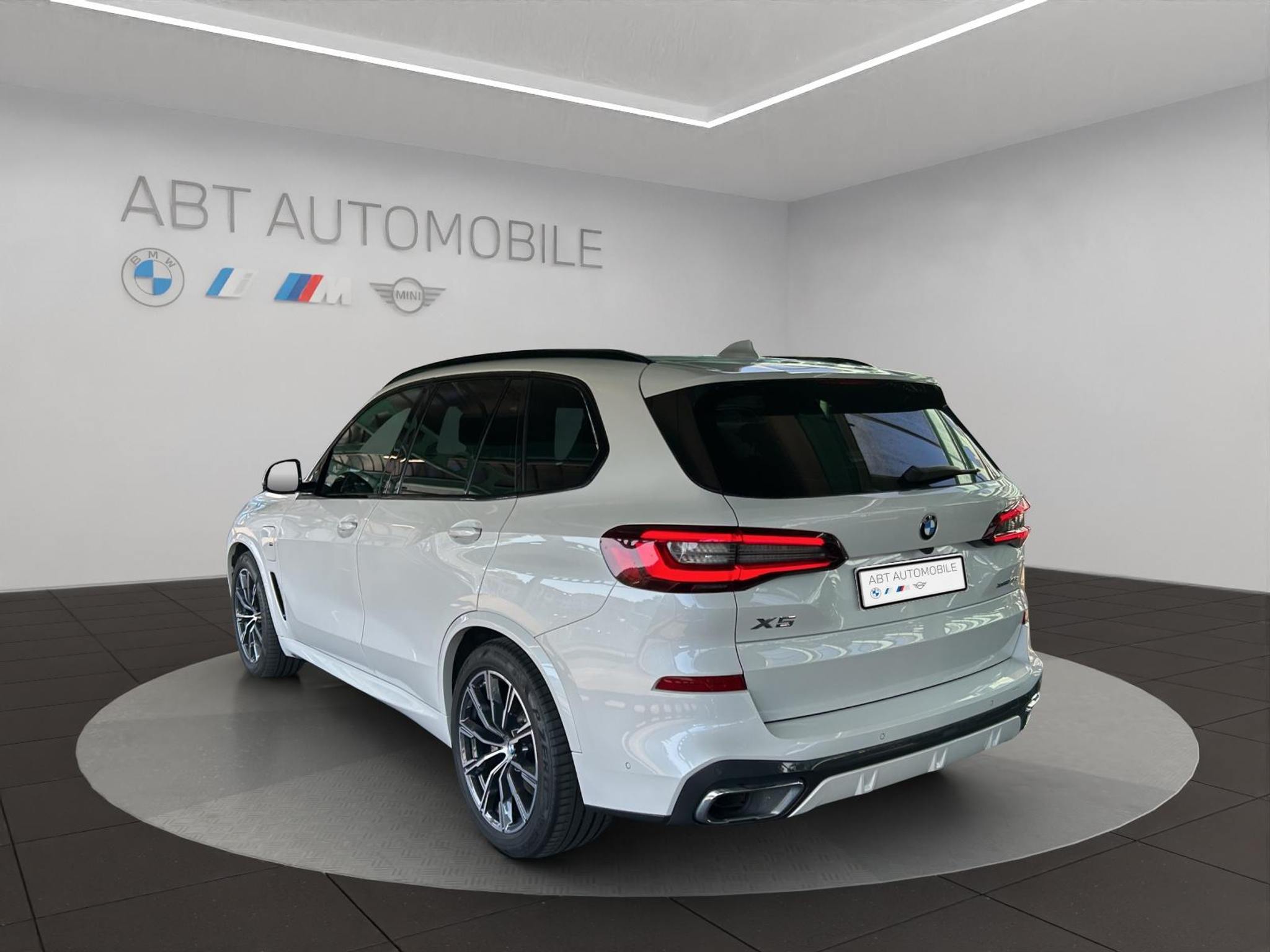 listing desktop thumbnail image 4