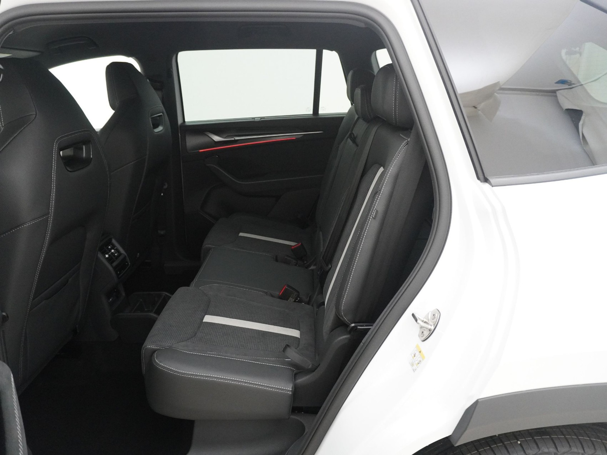 listing desktop thumbnail image 15