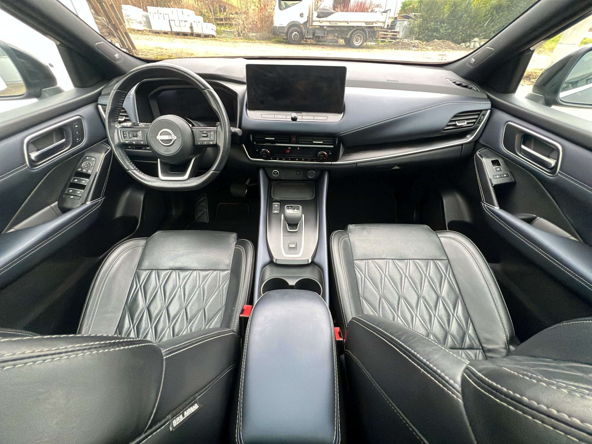 listing desktop thumbnail image 8