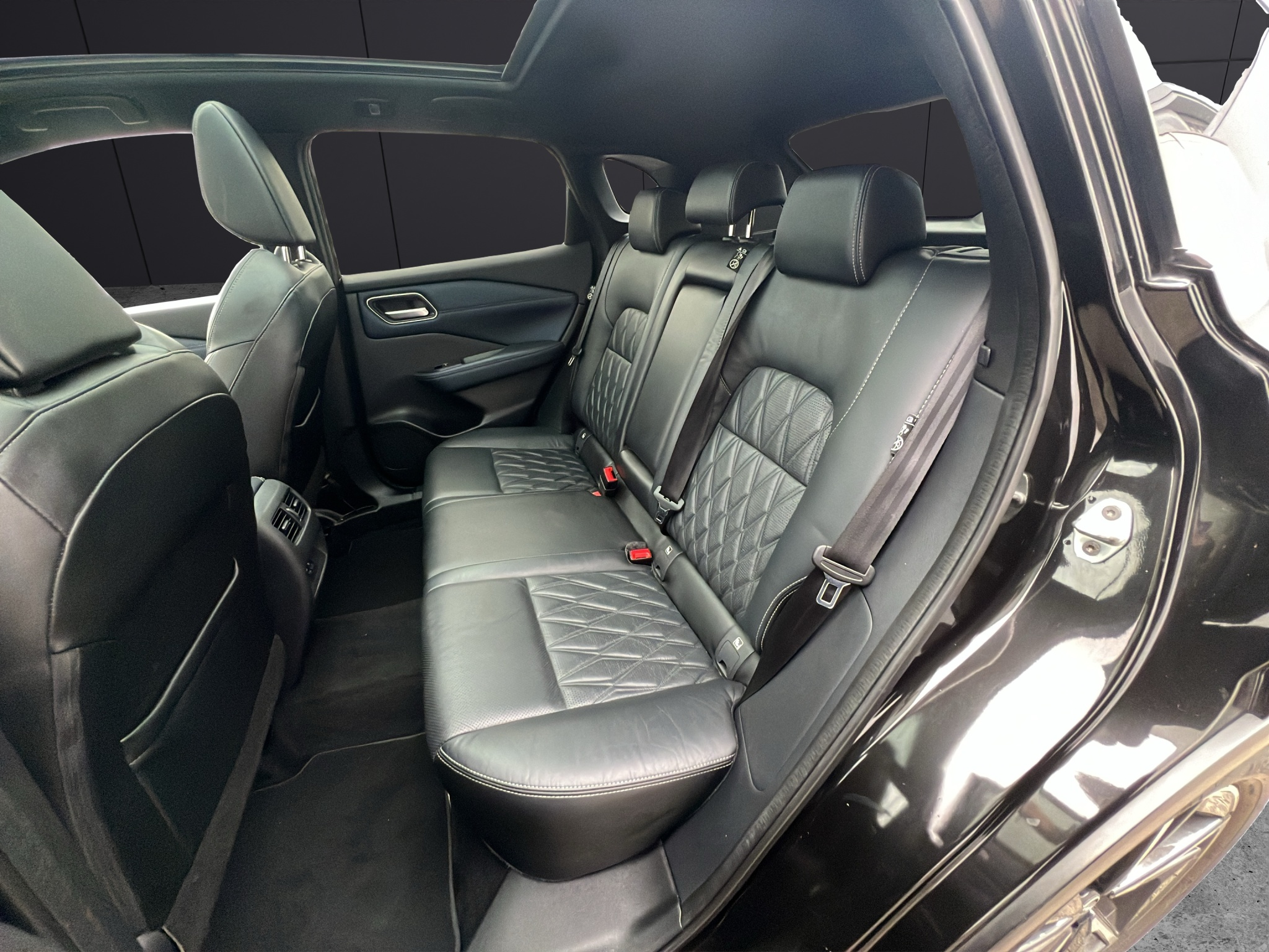 listing desktop thumbnail image 7