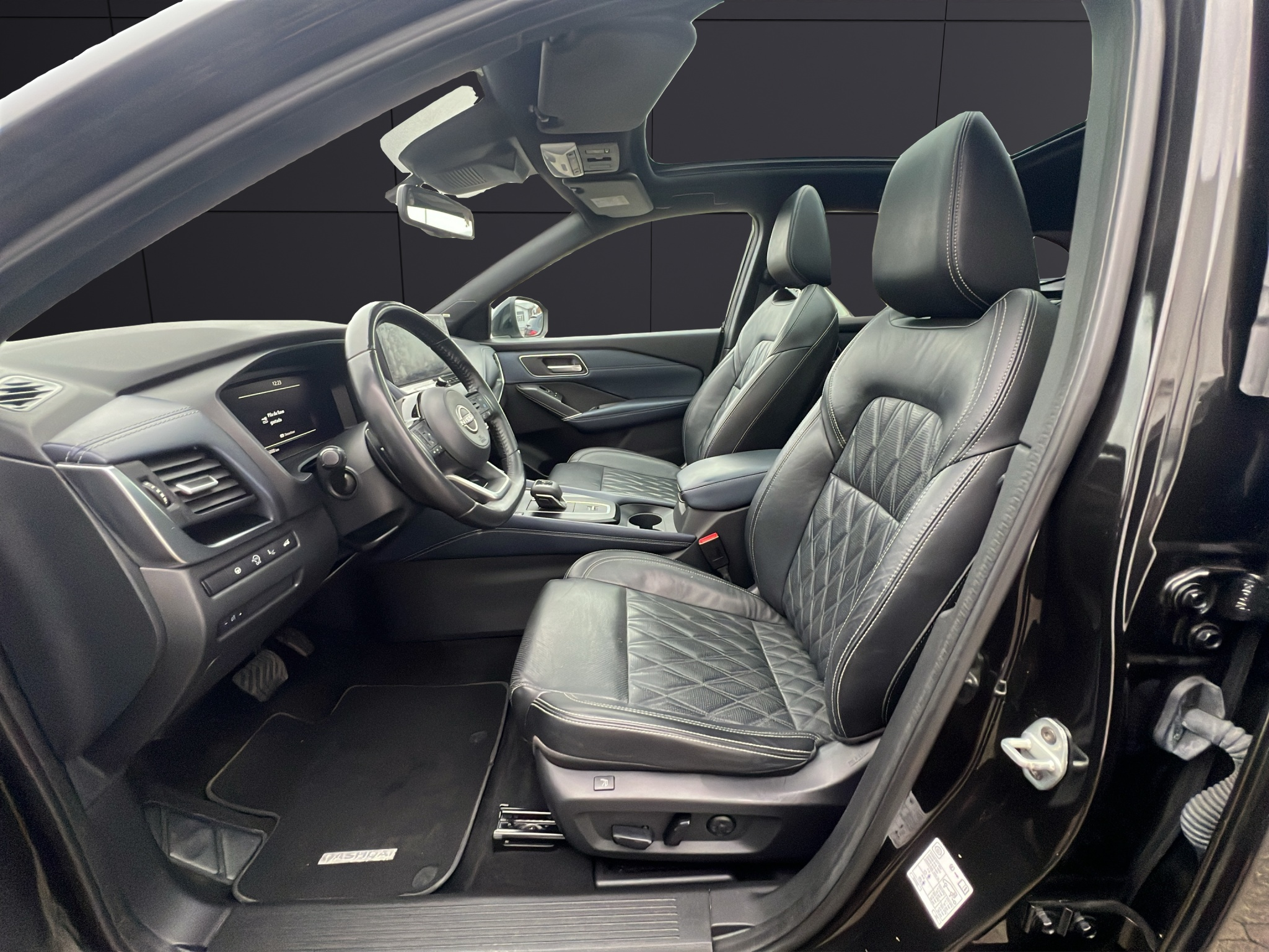 listing desktop thumbnail image 5