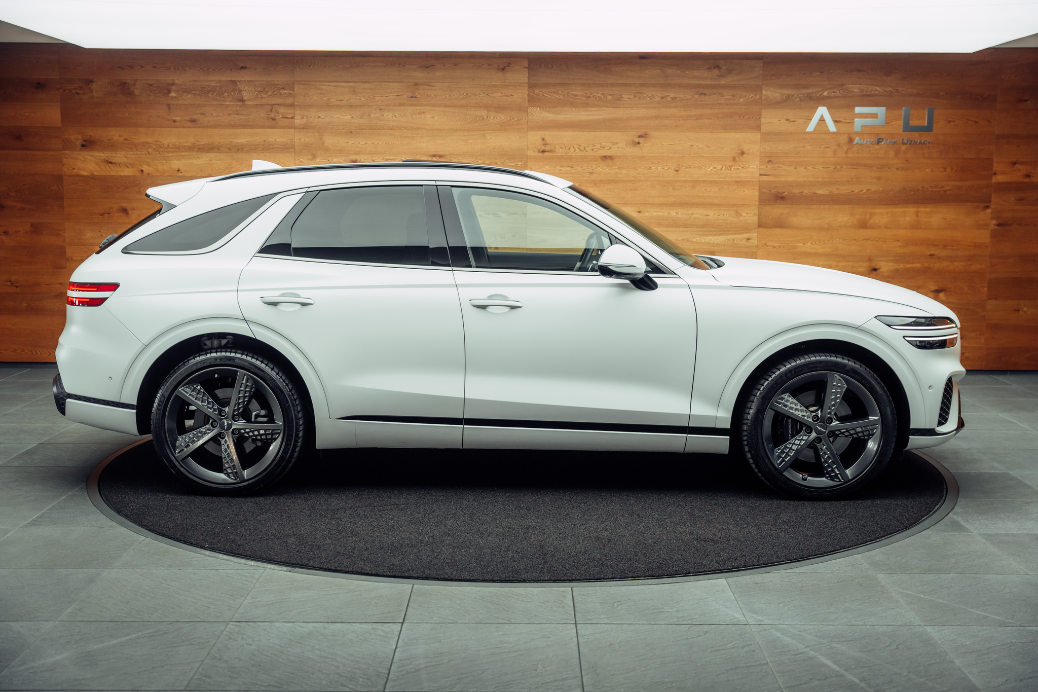 listing desktop thumbnail image 9