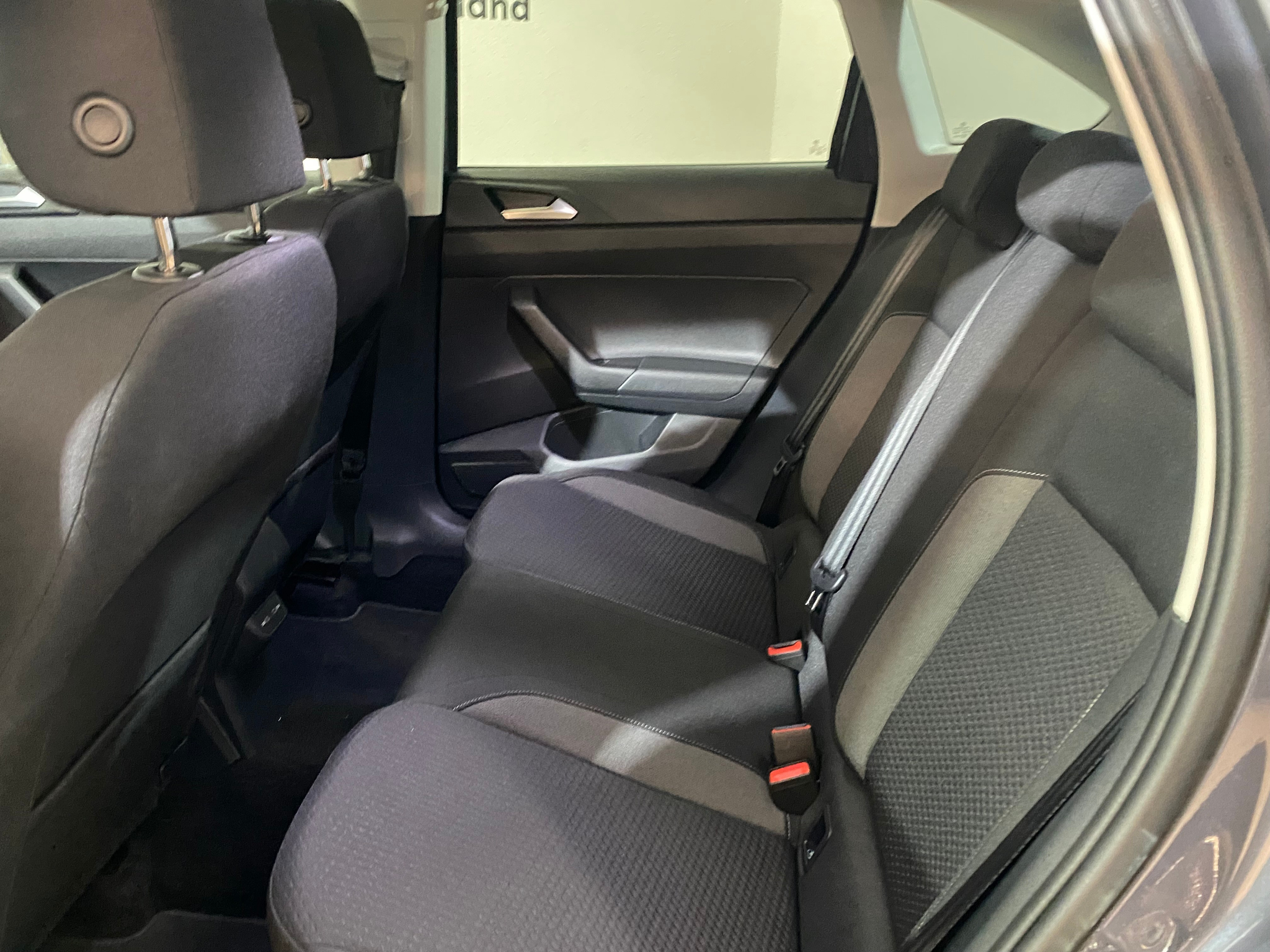 listing desktop thumbnail image 7