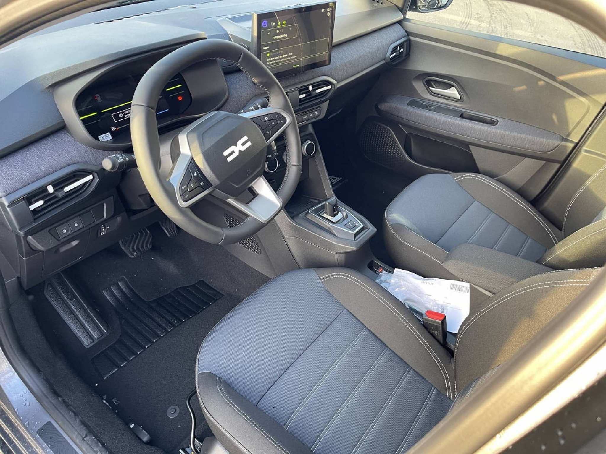 listing desktop thumbnail image 3