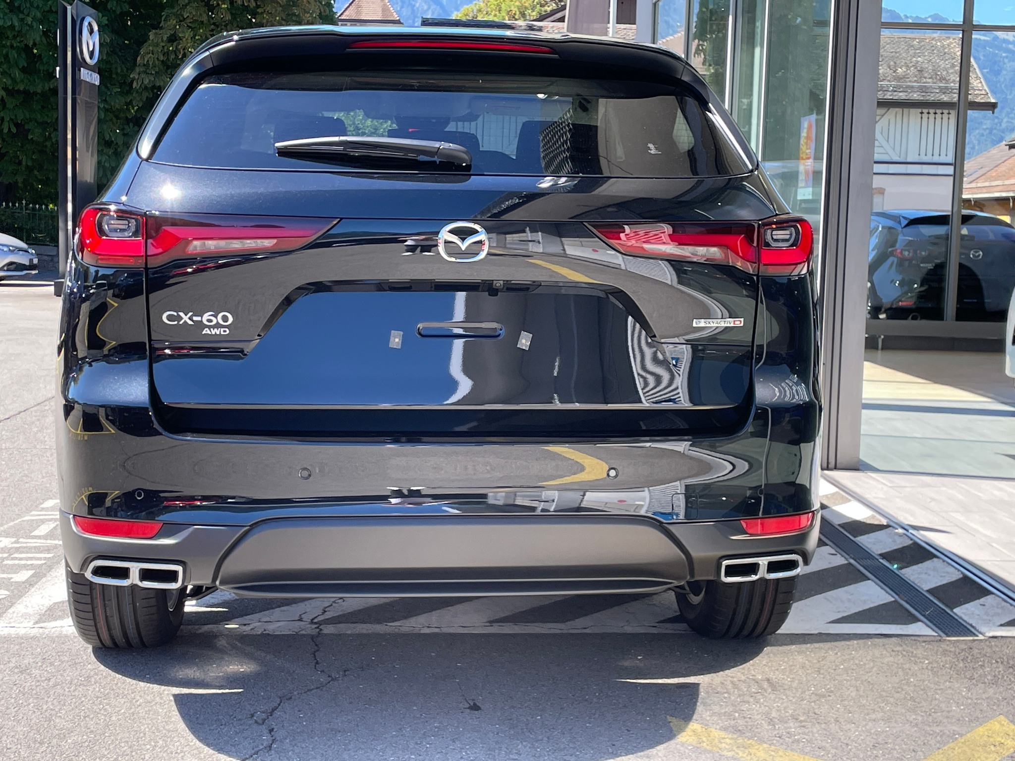 listing desktop thumbnail image 4