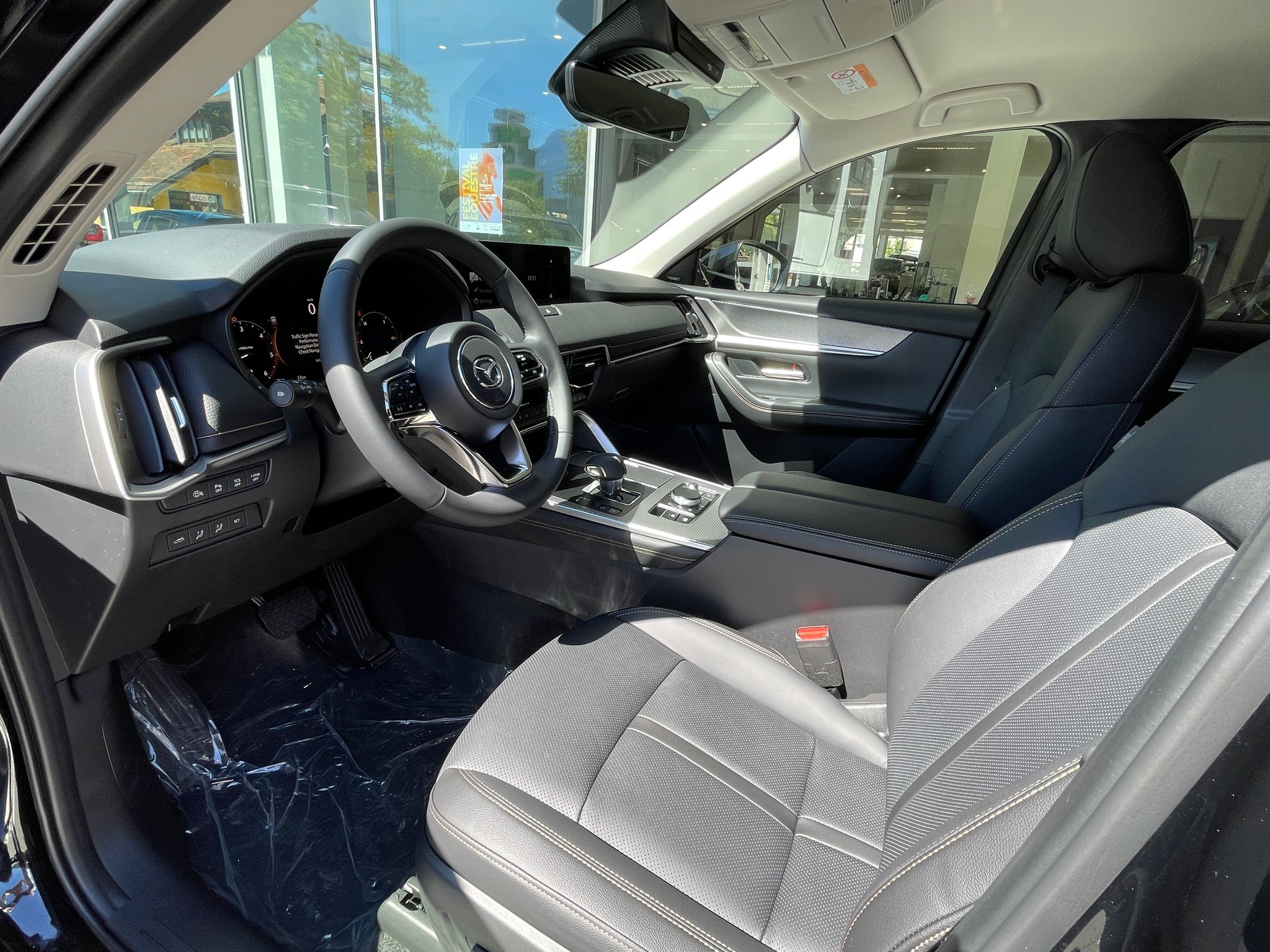 listing desktop thumbnail image 5