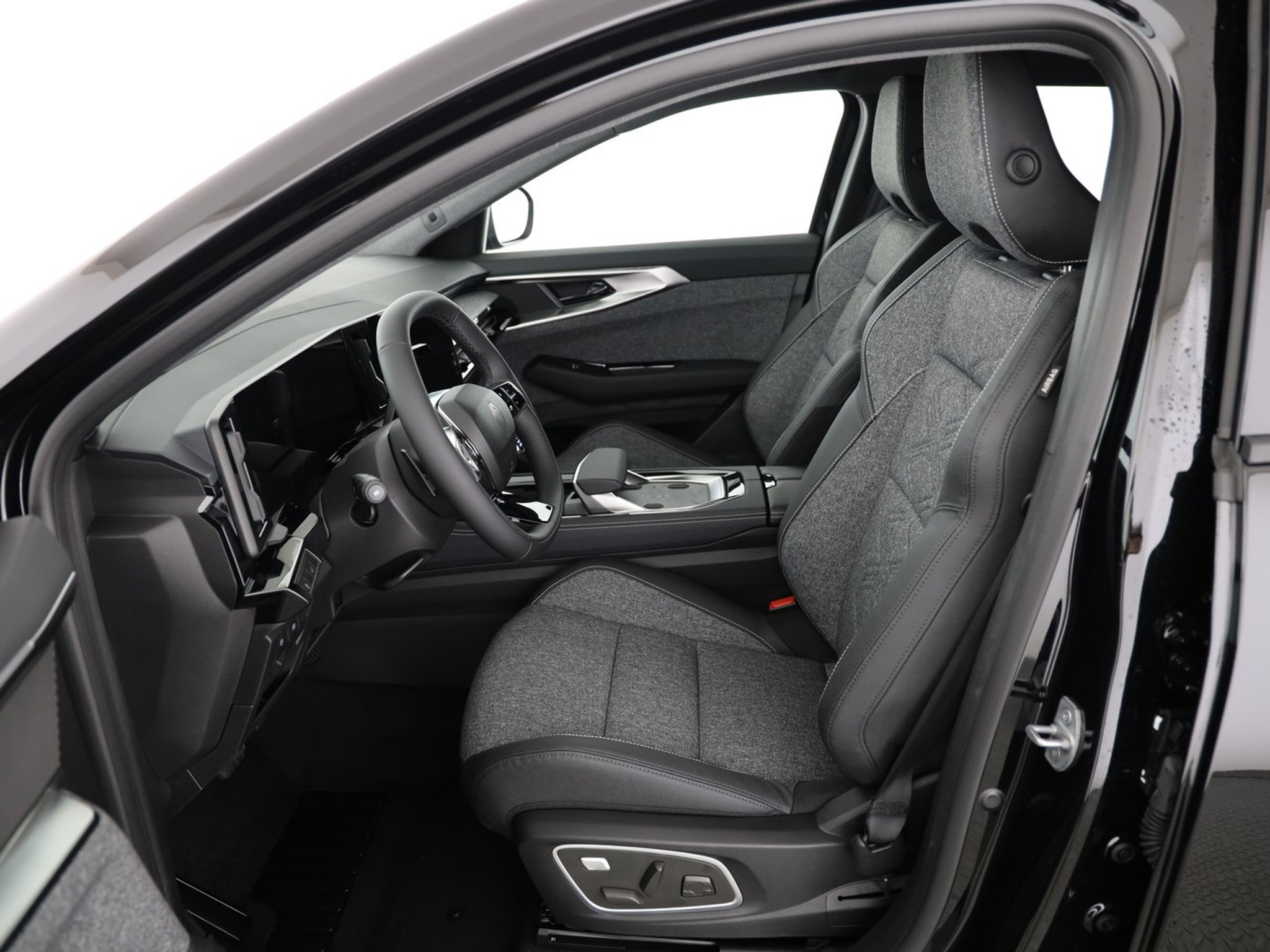 listing desktop thumbnail image 5