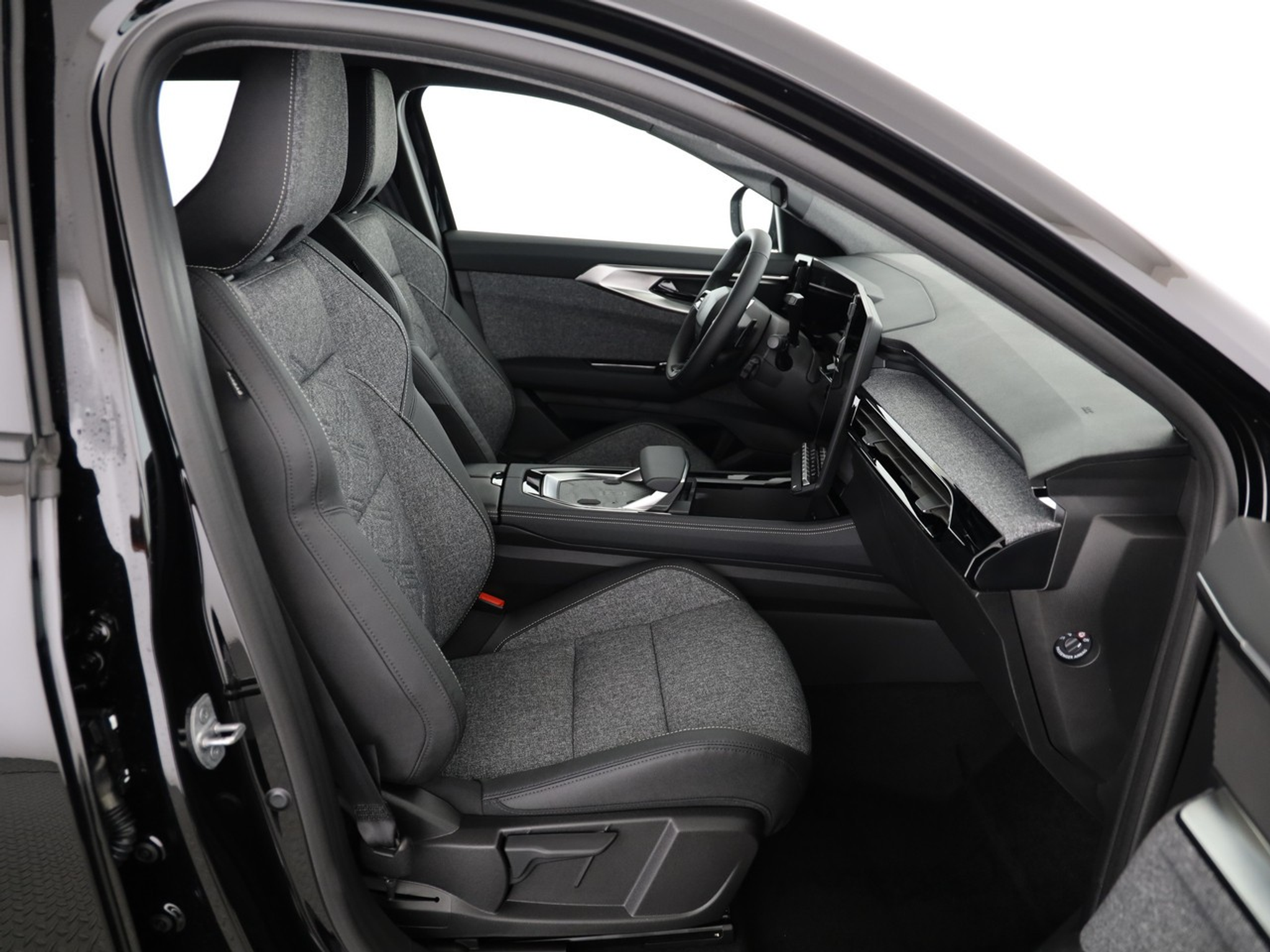 listing desktop thumbnail image 6