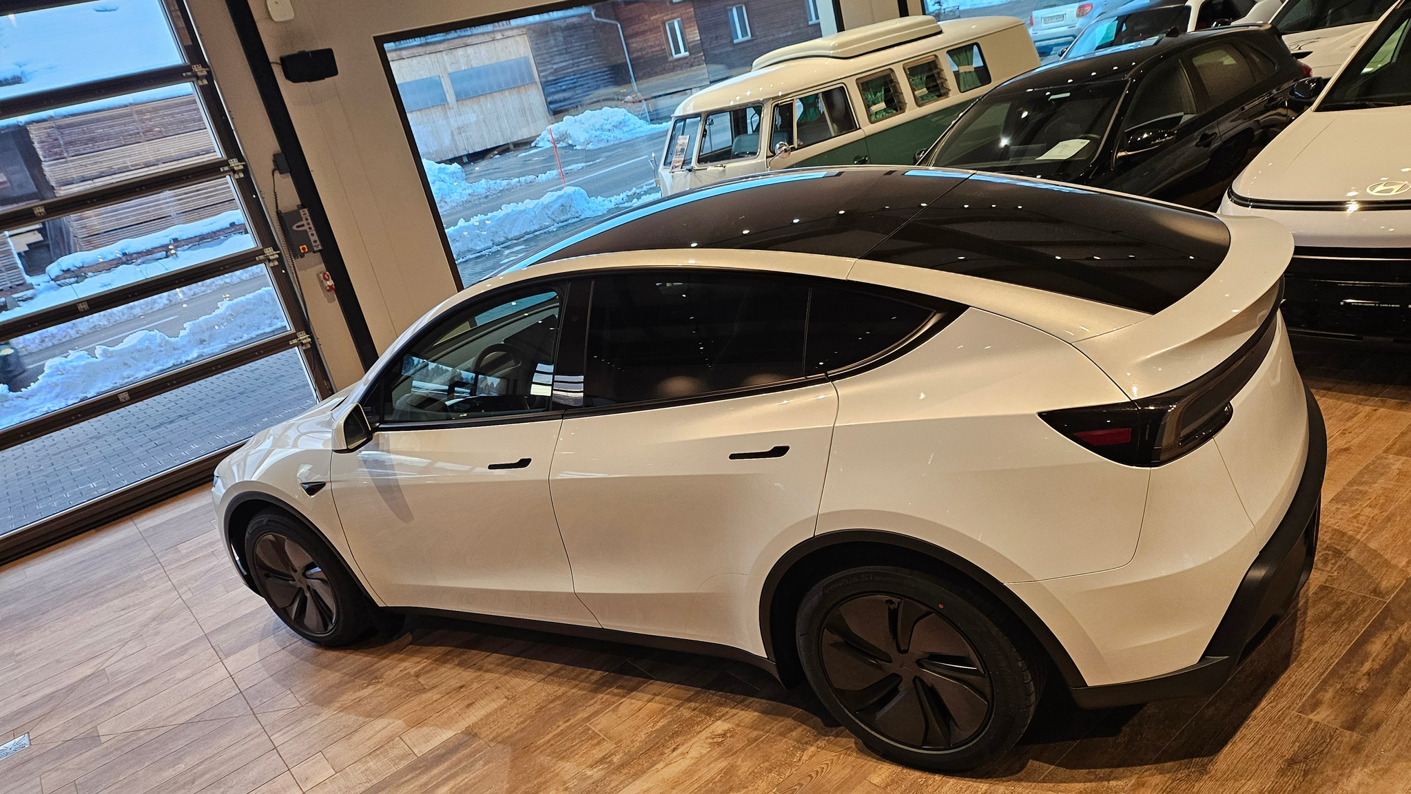 listing desktop thumbnail image 15