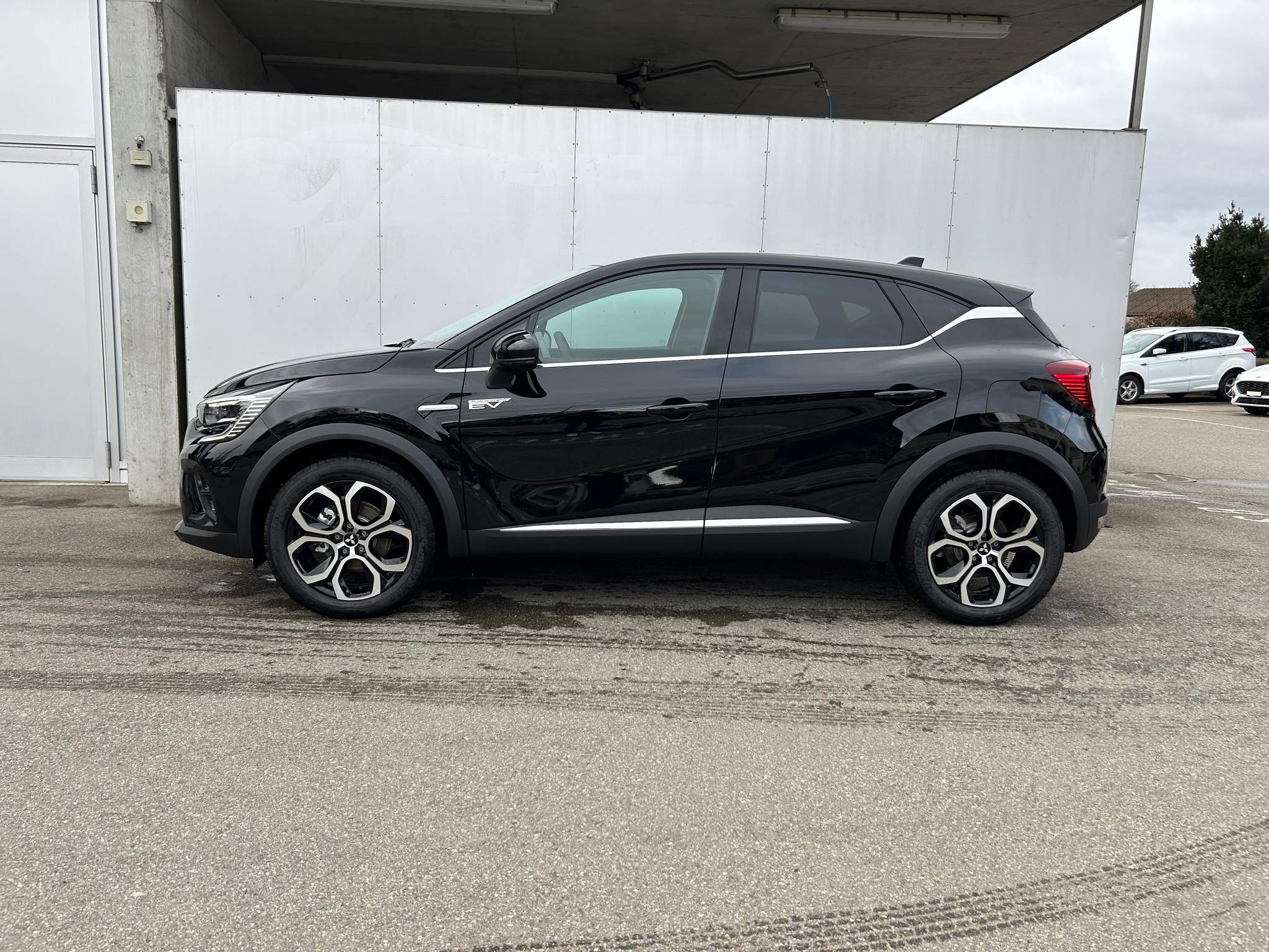 listing desktop thumbnail image 2