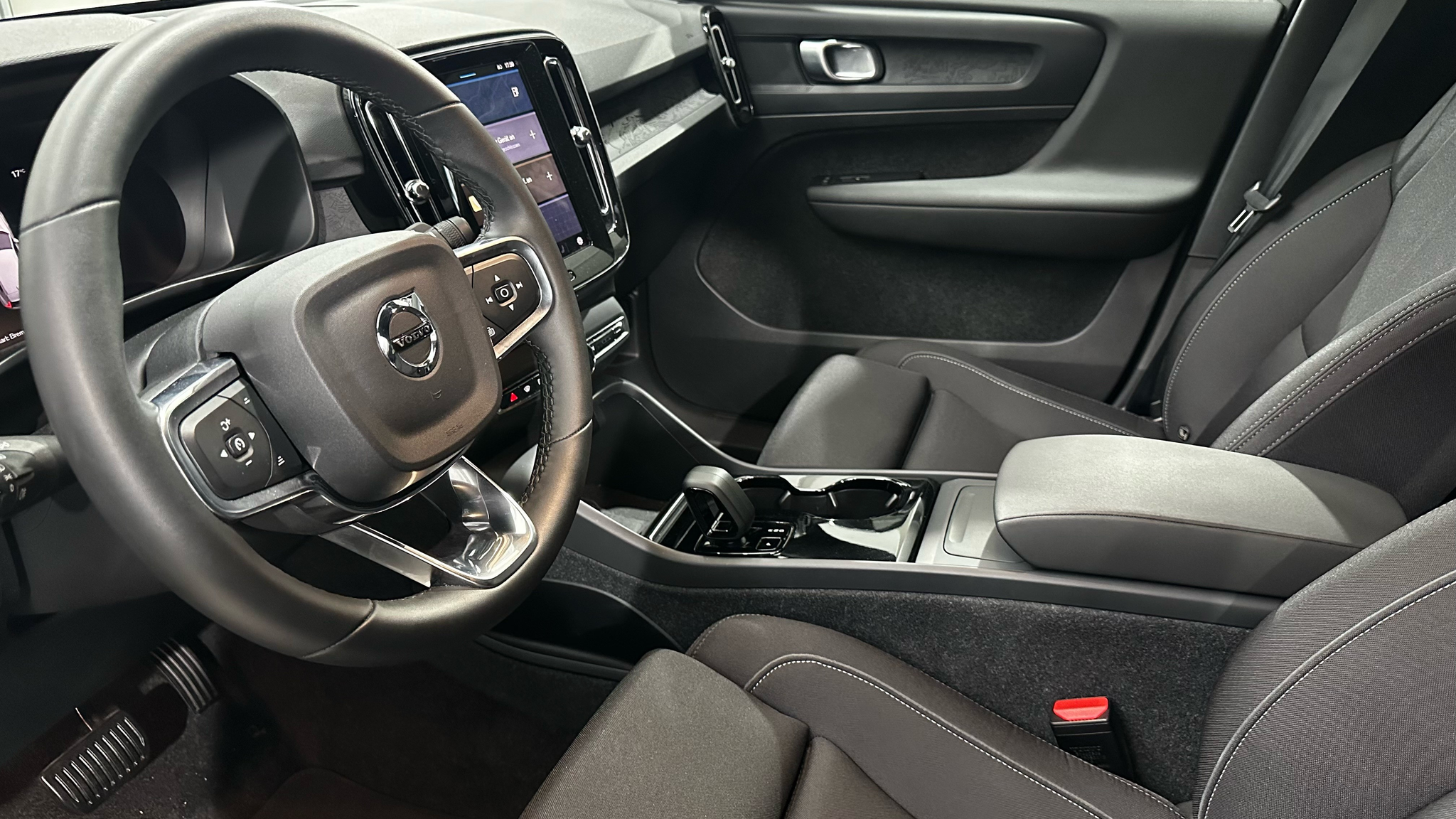 listing desktop thumbnail image 3