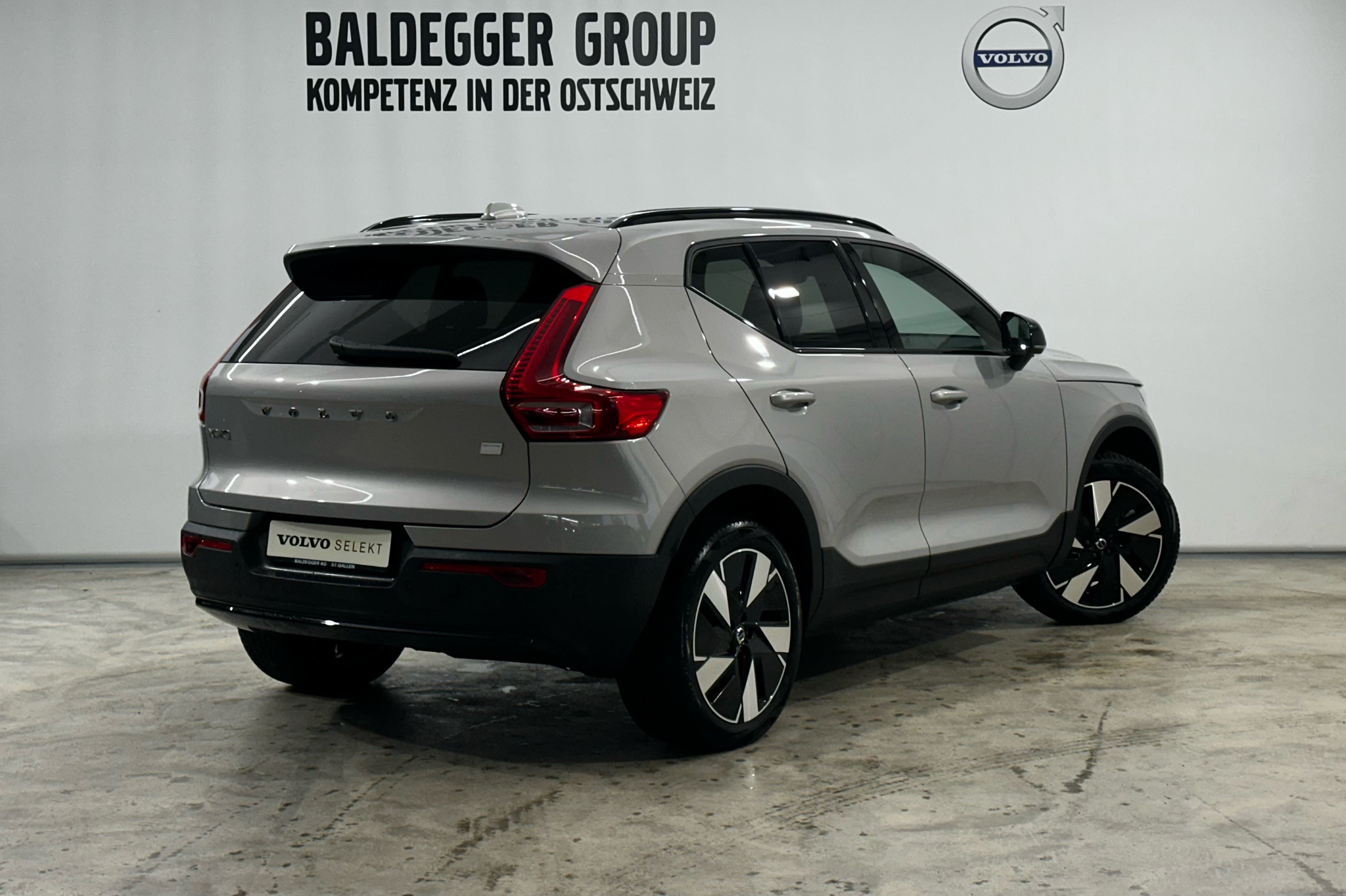 listing desktop thumbnail image 2