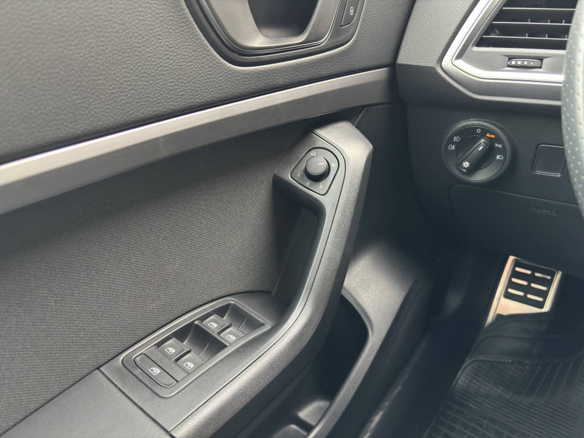 listing desktop thumbnail image 13