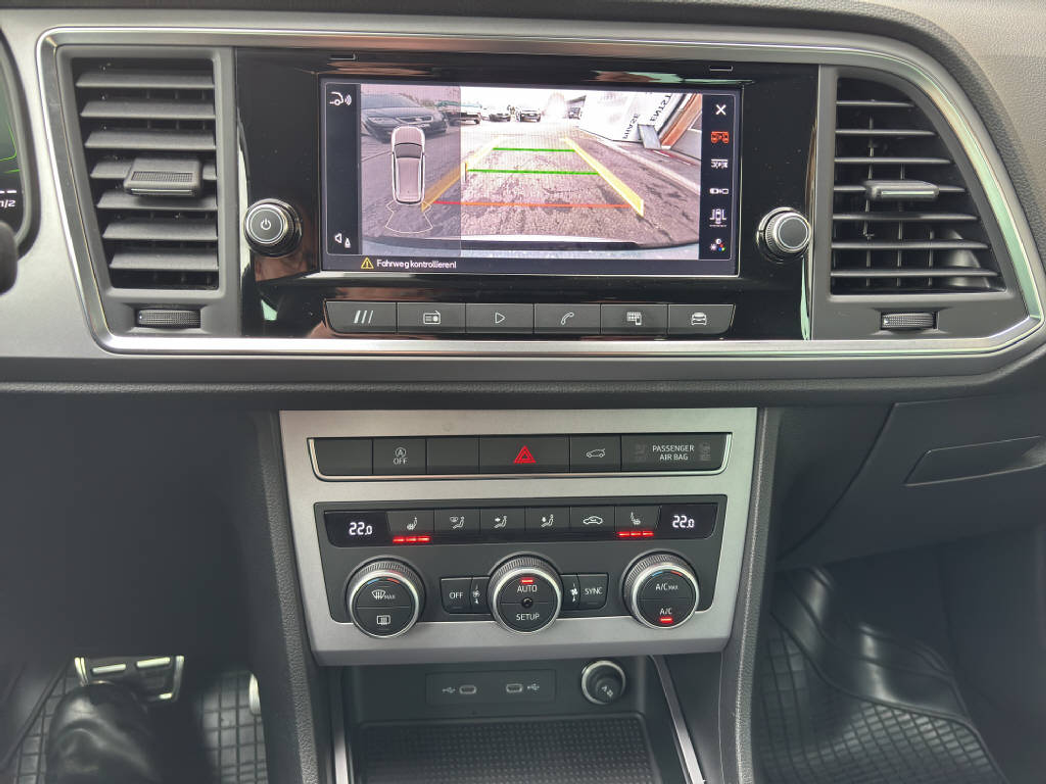 listing desktop thumbnail image 10